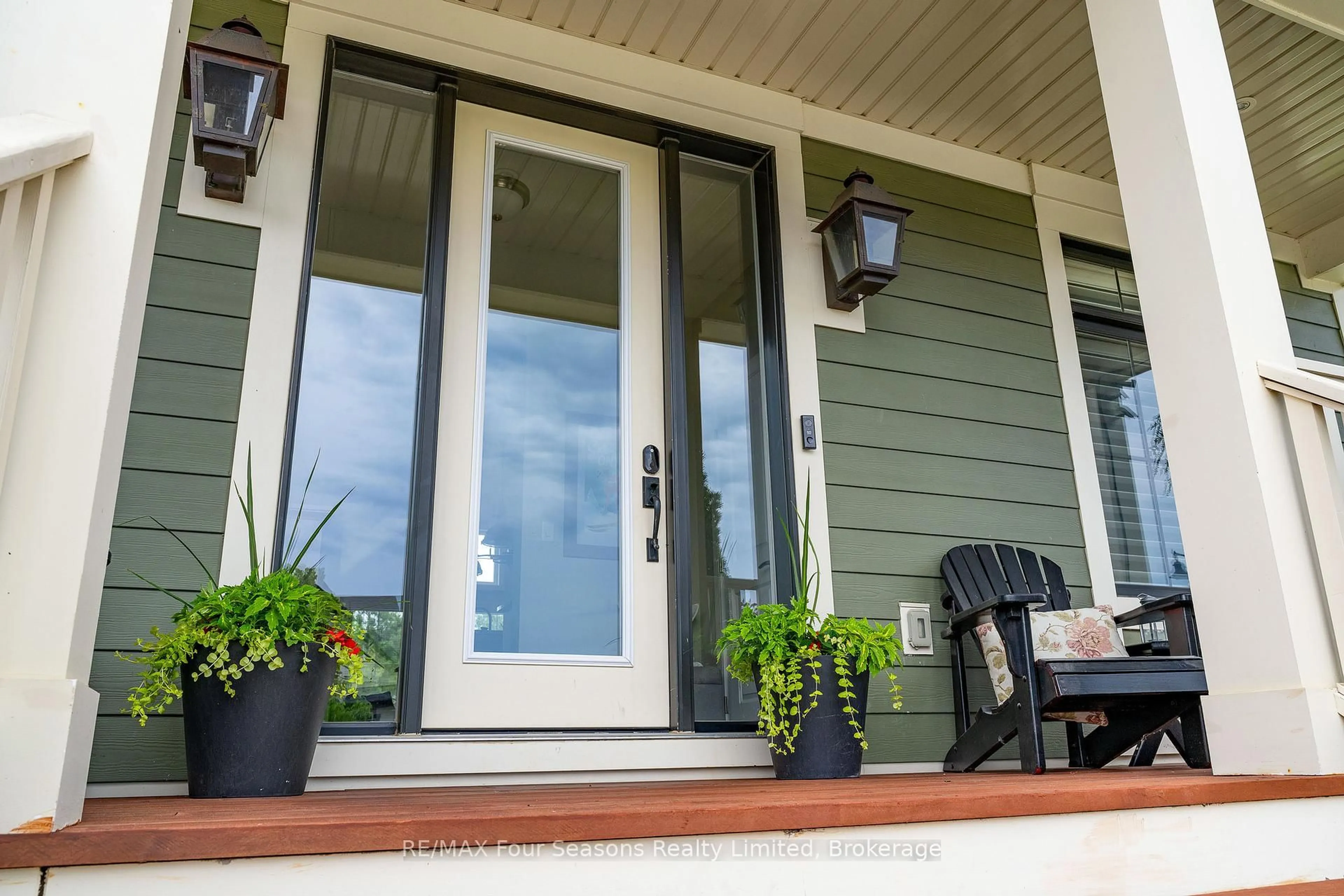 Home with vinyl exterior material, street for 164 Snow Apple Cres, Blue Mountains Ontario L9Y 0Y1