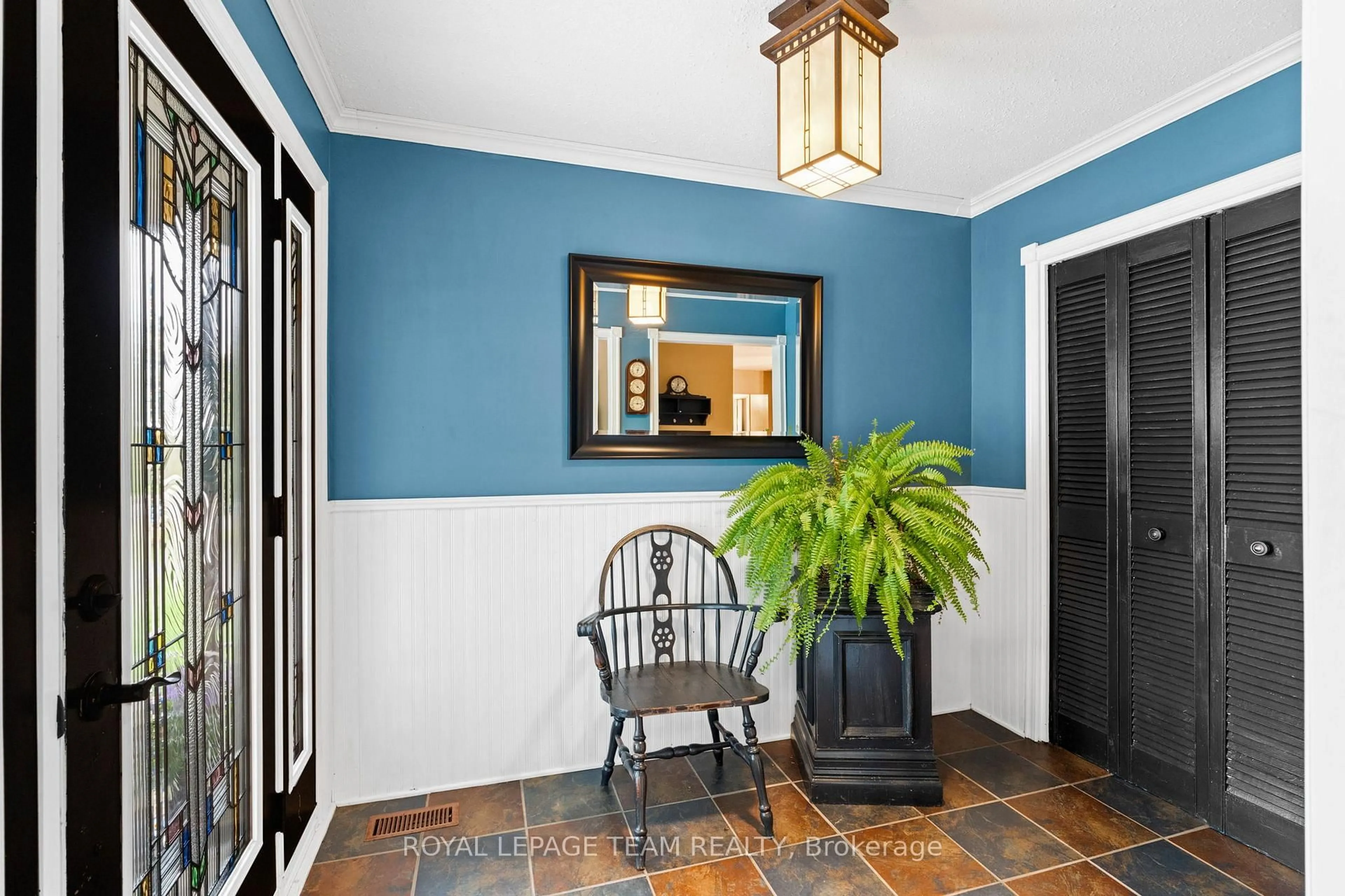 Indoor entryway for 2915 County Rd 20 Rd, North Grenville Ontario K0G 1J0