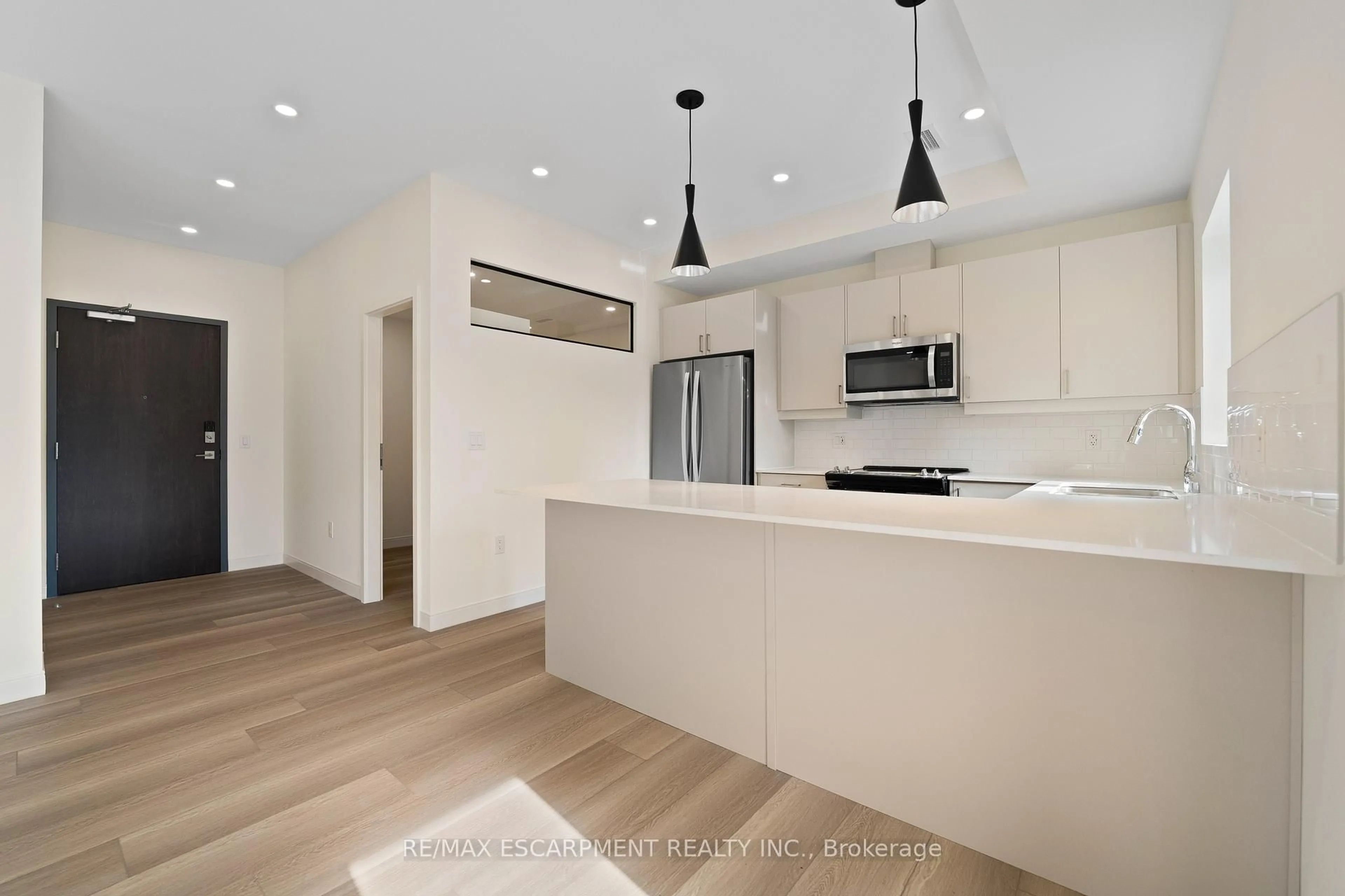 Open concept kitchen, unknown for 123 Lincoln St #309, Welland Ontario L3C 6P8