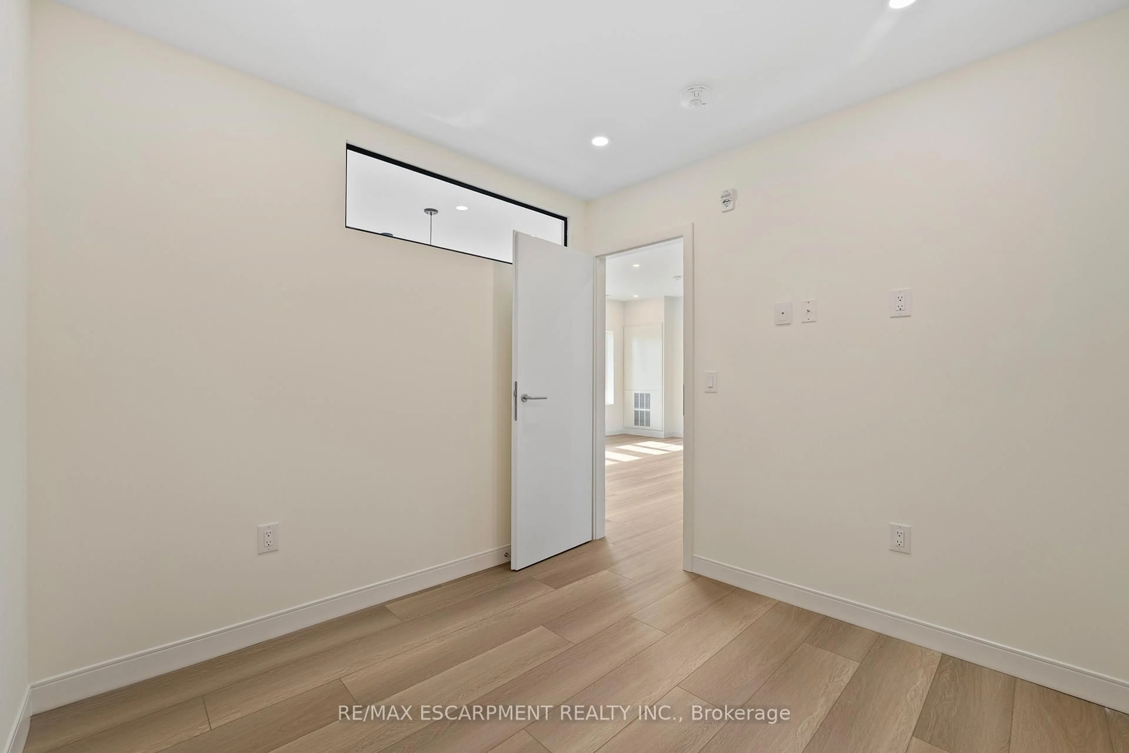 A pic of a room for 123 Lincoln St #309, Welland Ontario L3C 6P8