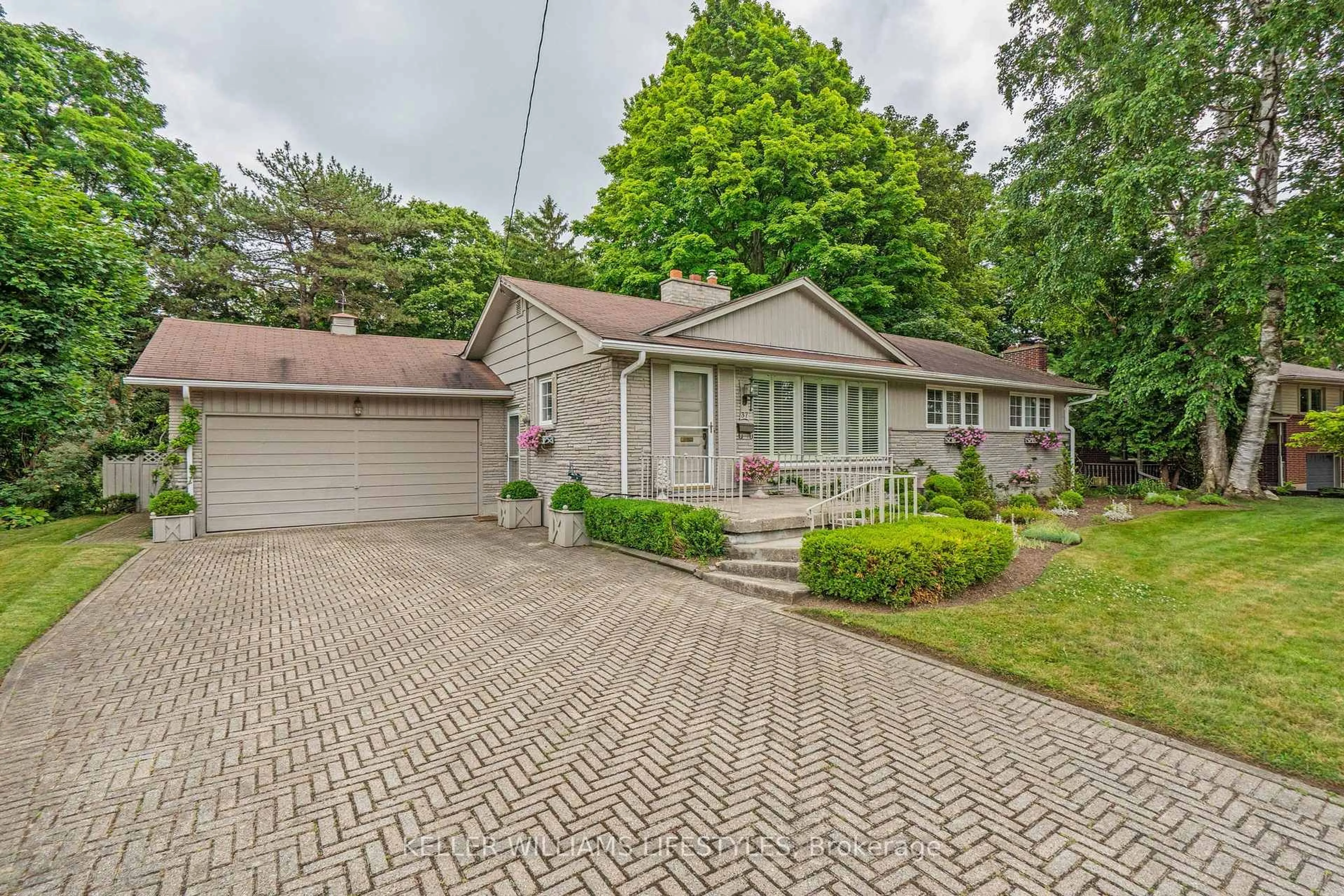 Unknown for 37 Bloomfield Dr, London North Ontario N6G 1P2