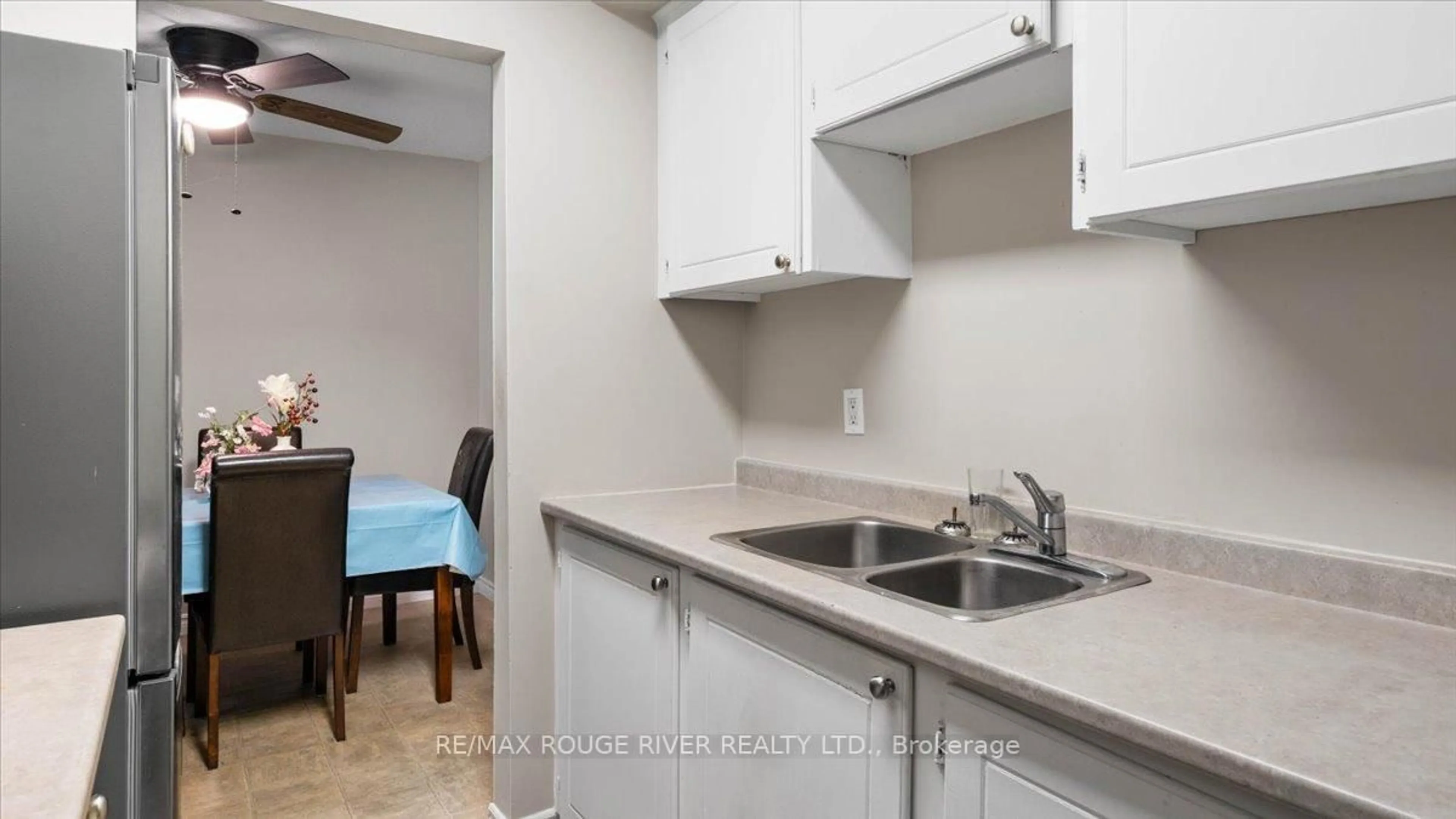 Standard kitchen, unknown for 25 College St #205, Belleville Ontario K8P 2E3