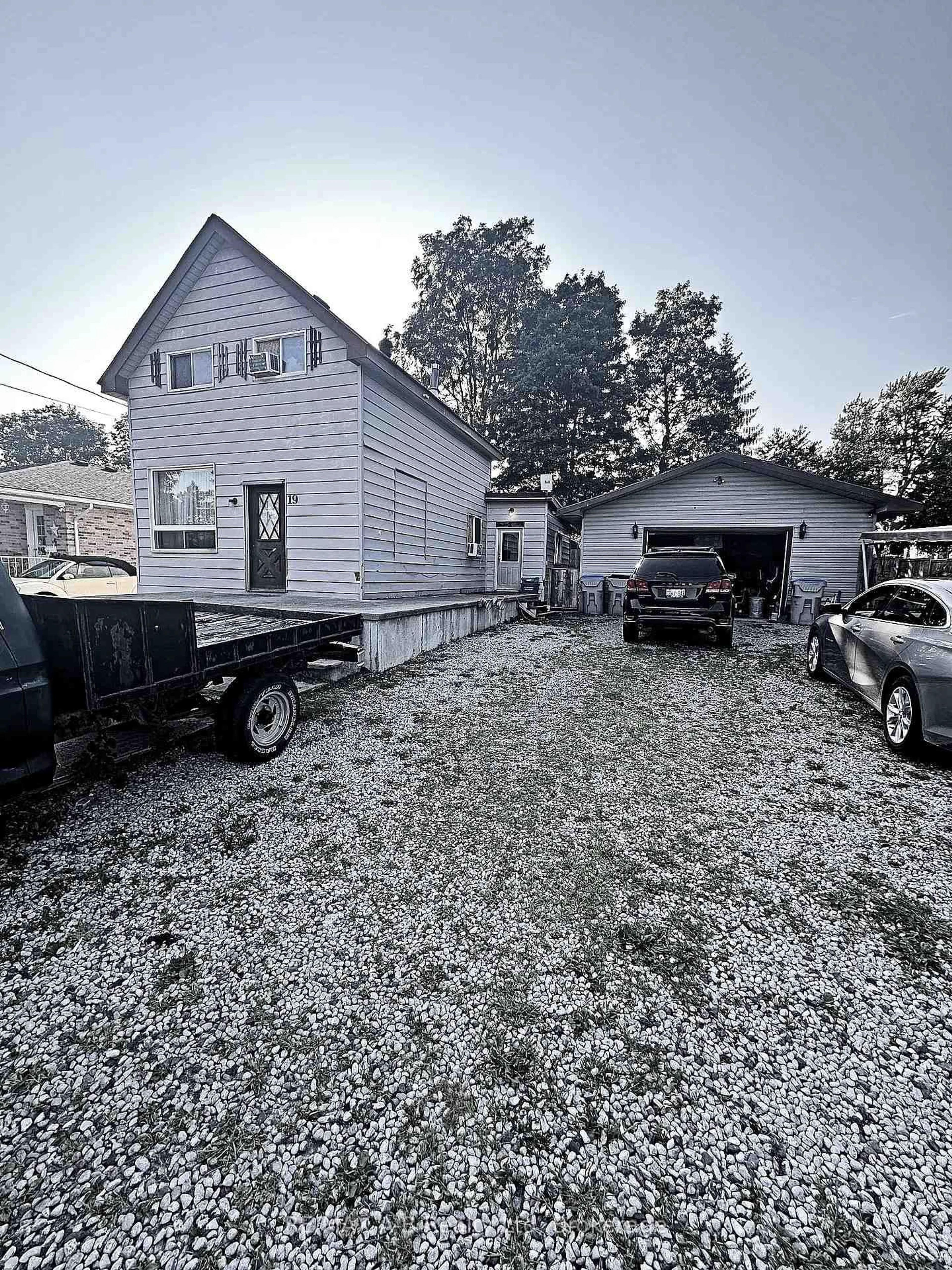 A pic from outside/outdoor area/front of a property/back of a property/a pic from drone, street for 19 Coleman St, Huron East Ontario N0K 1W0