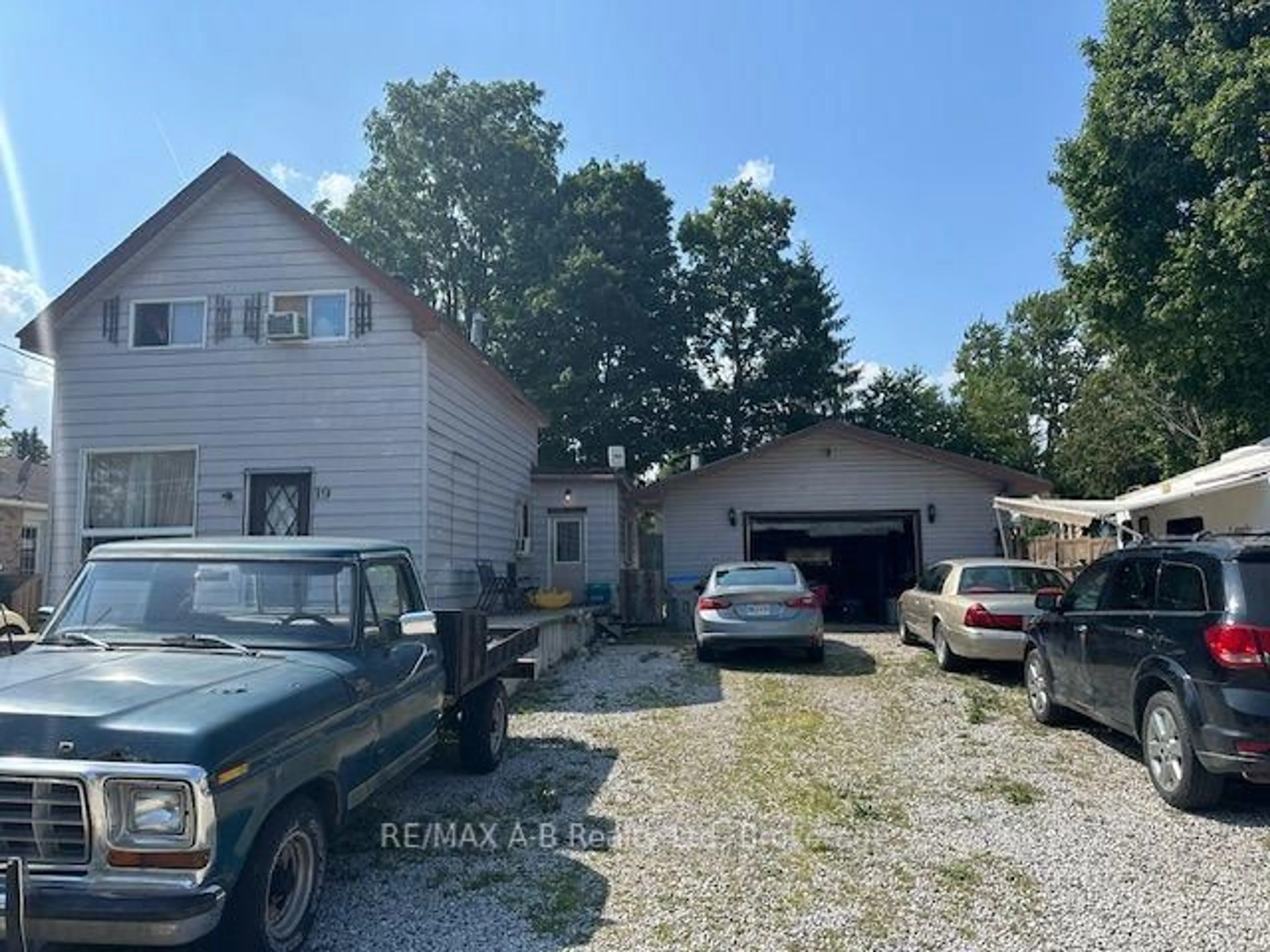 A pic from outside/outdoor area/front of a property/back of a property/a pic from drone, street for 19 Coleman St, Huron East Ontario N0K 1W0