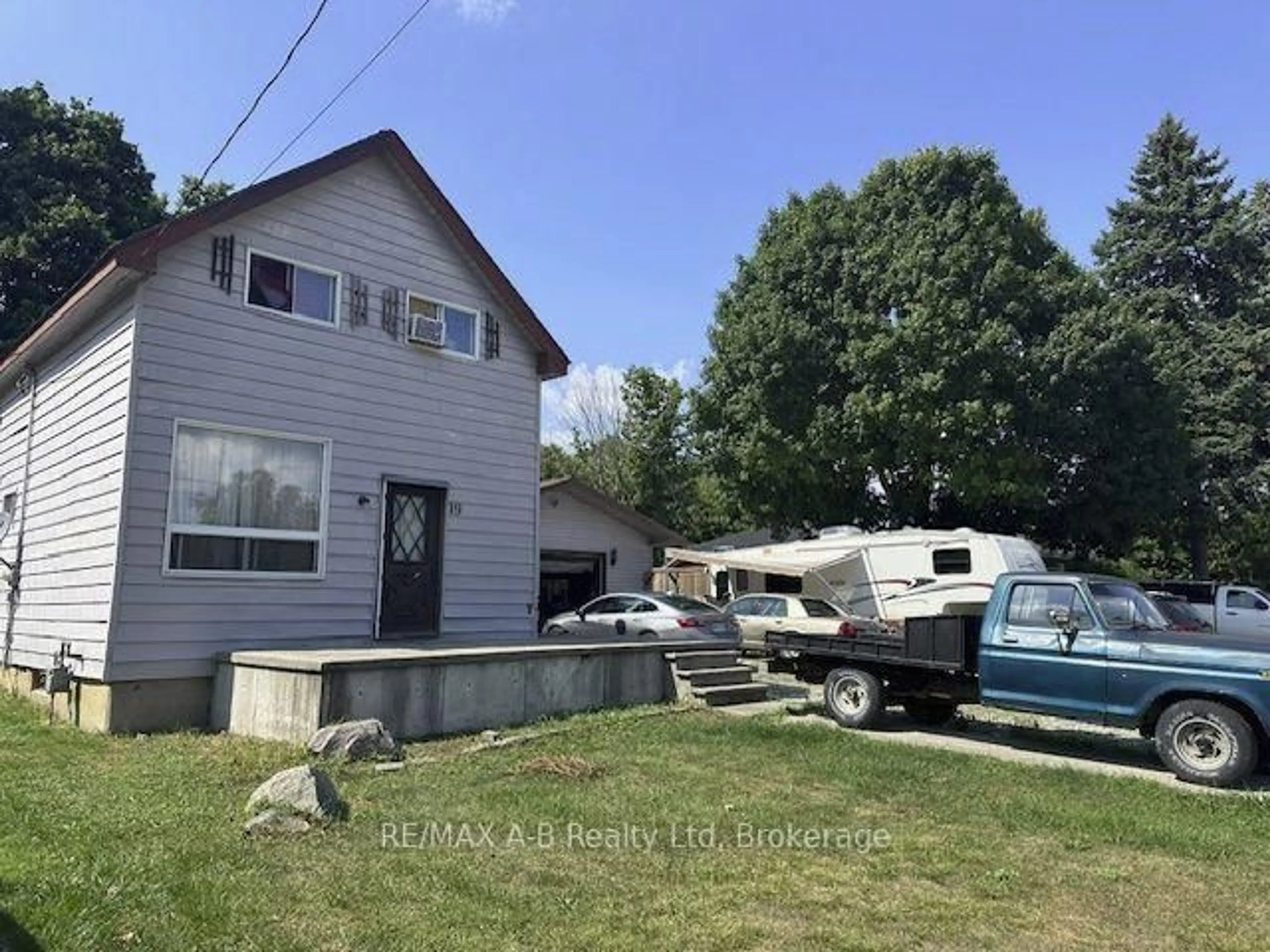 Unknown for 19 Coleman St, Huron East Ontario N0K 1W0