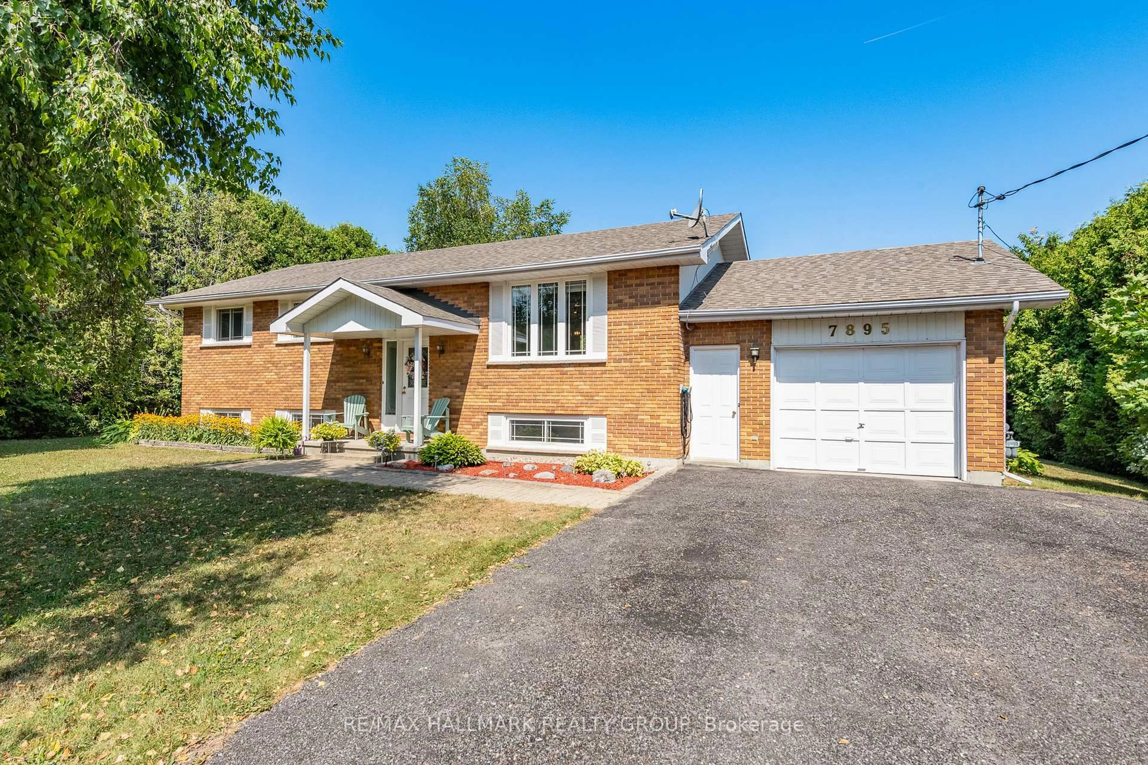 Home with brick exterior material, street for 7895 Popham St, Vernon Ontario K0A 3J0
