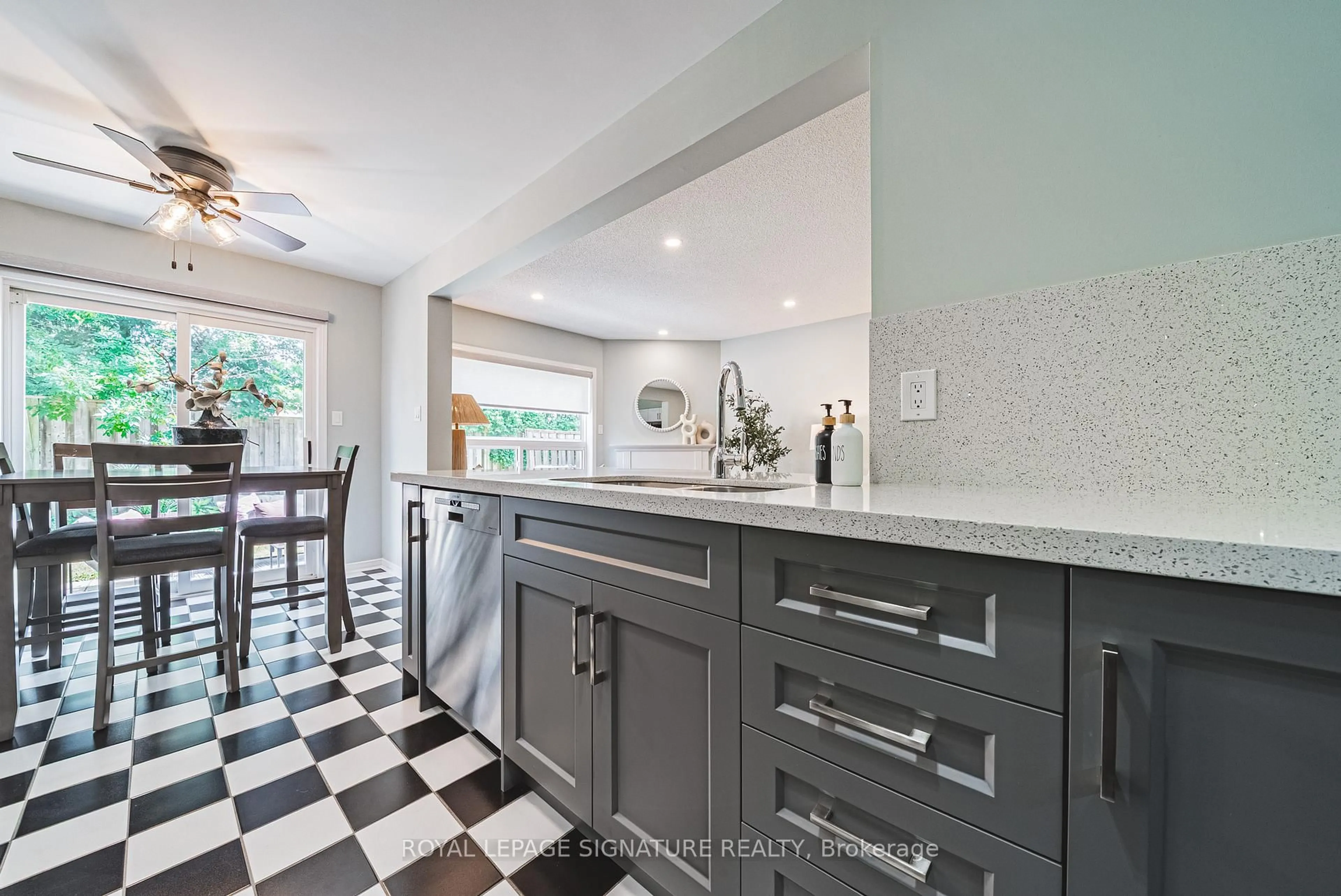 Contemporary kitchen, ceramic/tile floor for 819 Upper Paradise Rd #11, Hamilton Ontario L9C 5R1