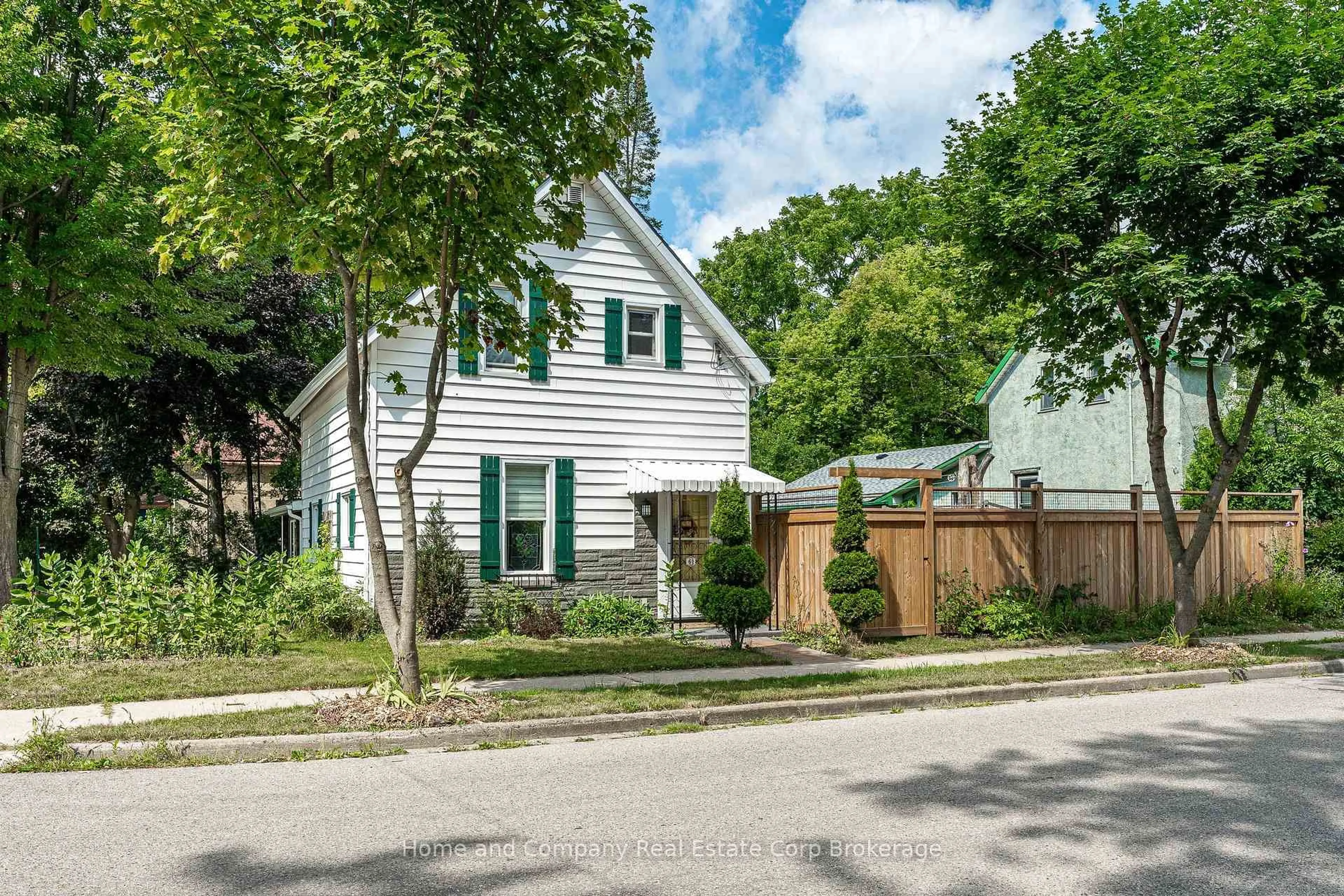 Unknown for 61 Blake St, Stratford Ontario N5A 2C4
