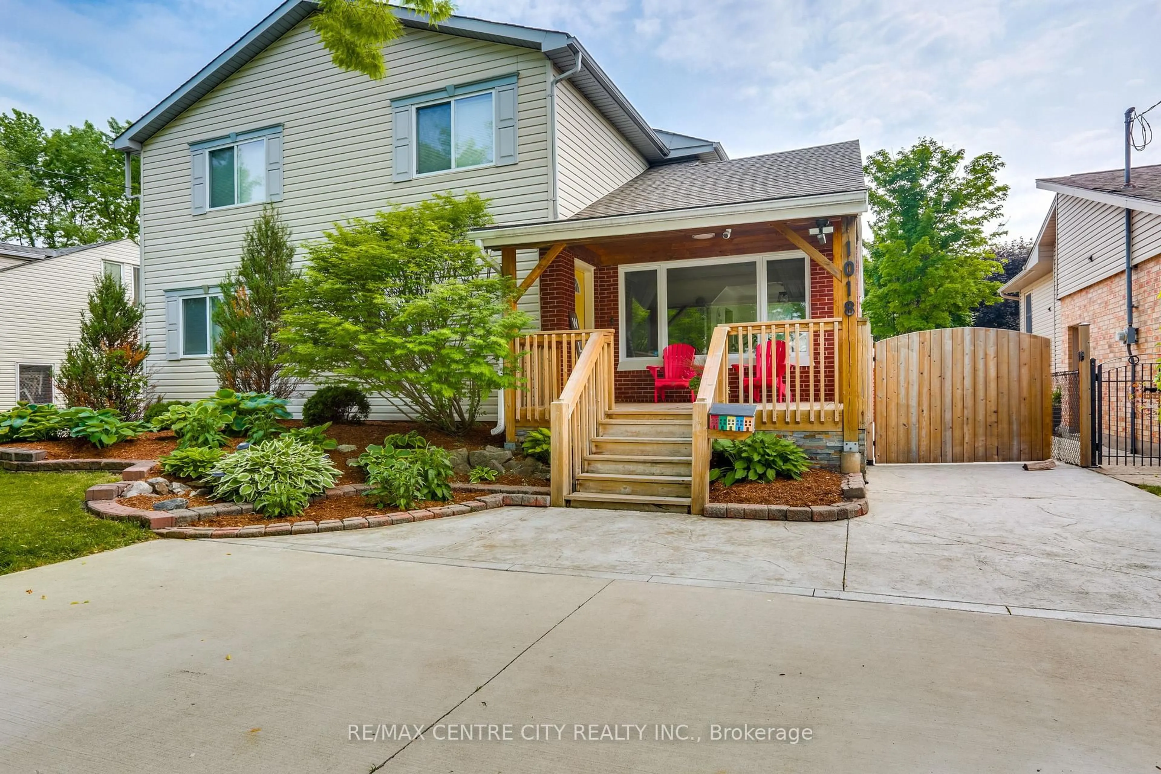 Unknown for 1018 Willow Dr, London South Ontario N6E 1P3