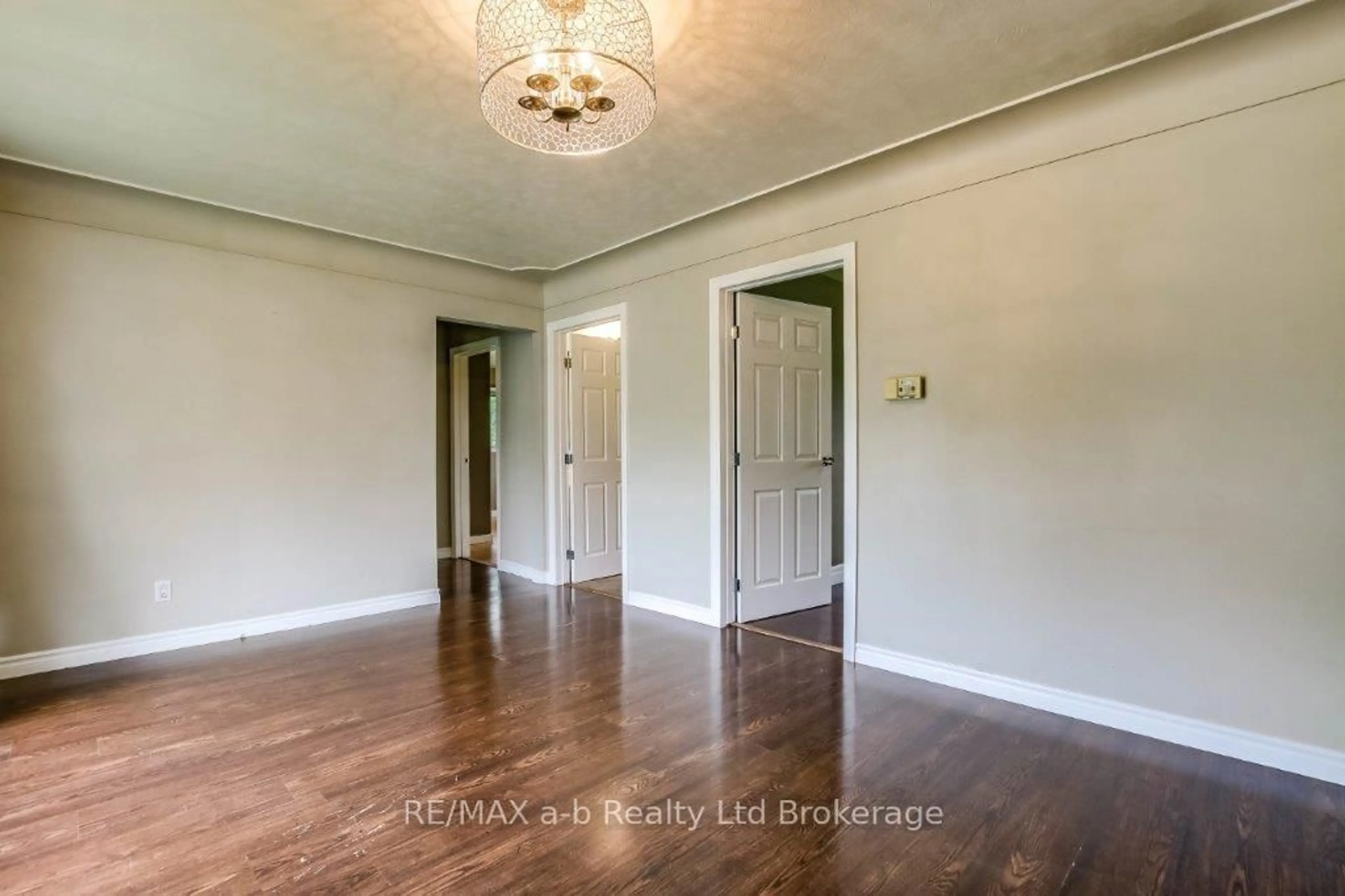 A pic of a room for 9 Duncan St, Tillsonburg Ontario N4G 2N7