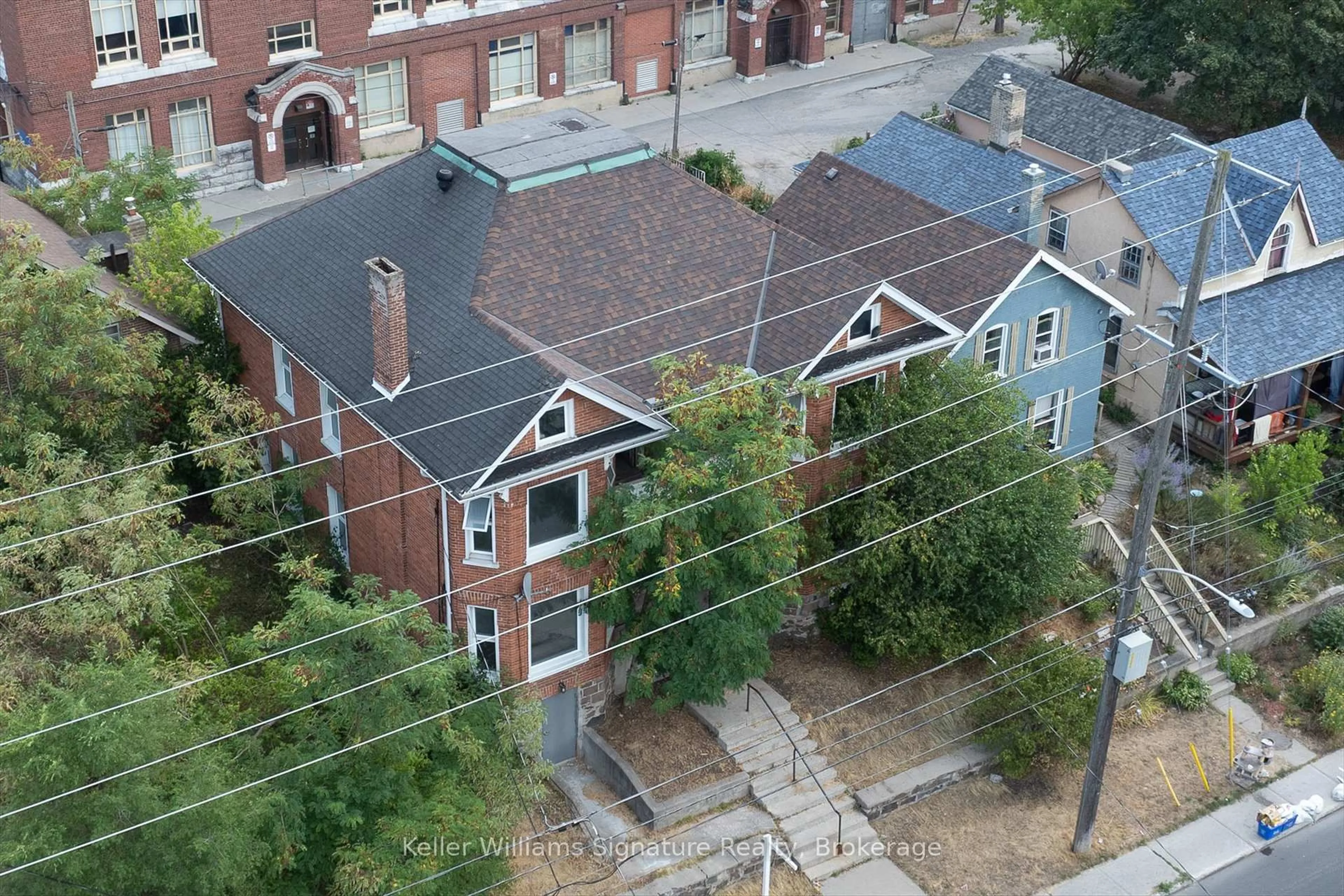 A pic from outside/outdoor area/front of a property/back of a property/a pic from drone, city buildings view from balcony for 514-516 Aylmer St, Peterborough Central Ontario K9H 3W5