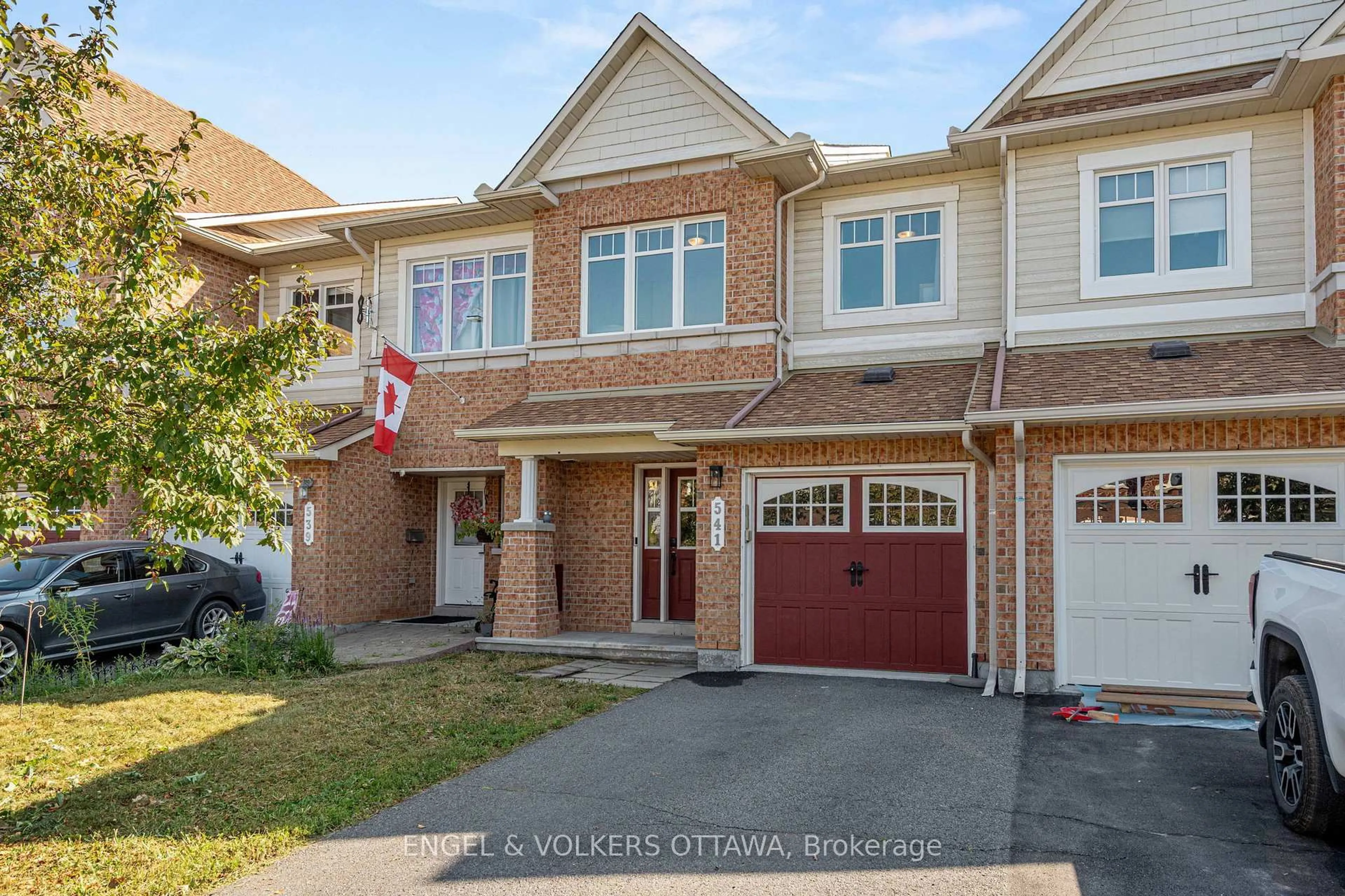 Home with brick exterior material, street for 541 Langelier Ave, Ottawa Ontario K1W 0E7