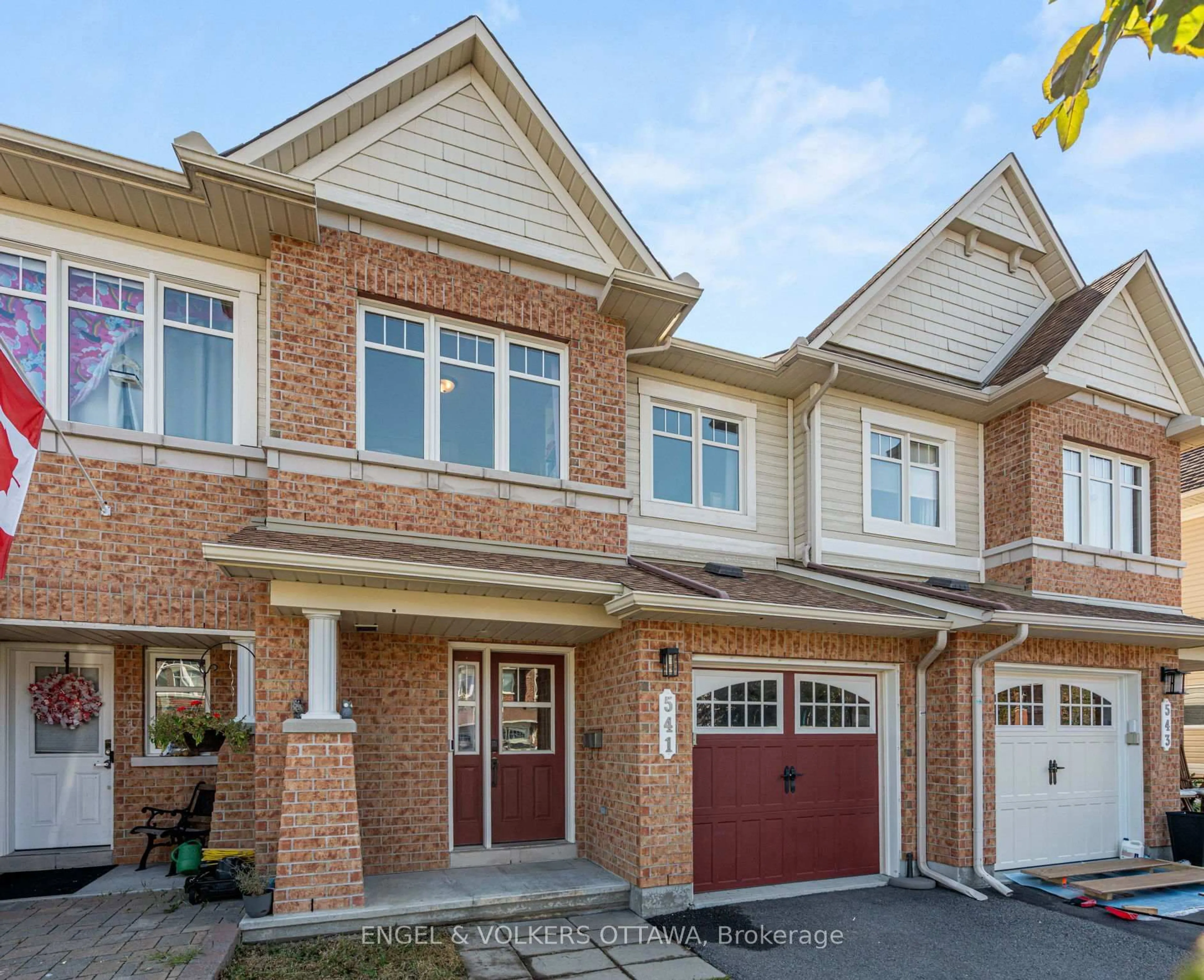 Home with brick exterior material, street for 541 Langelier Ave, Ottawa Ontario K1W 0E7