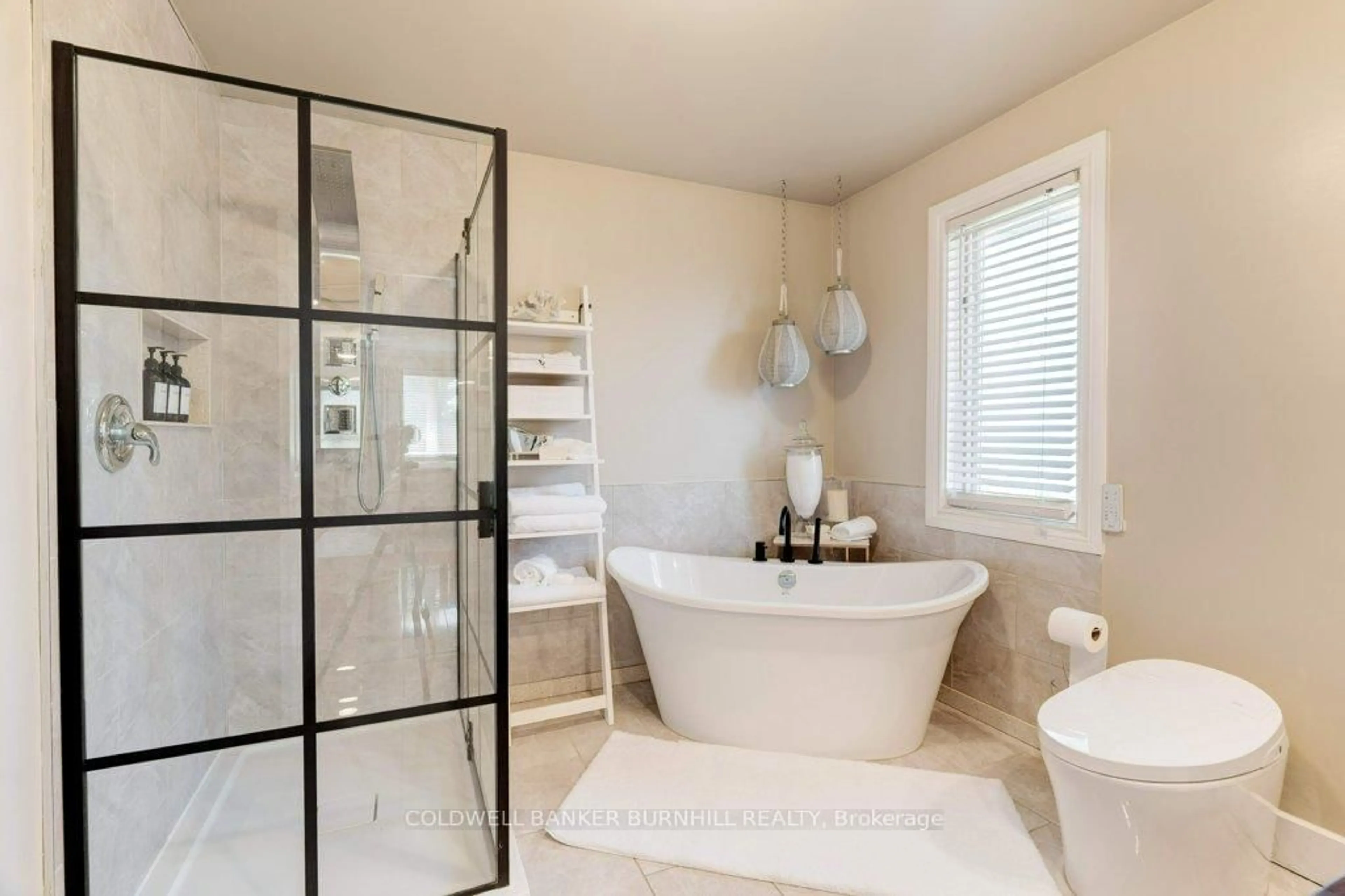 Contemporary bathroom, ceramic/tile floor for 27 Pinewoods Dr, Hamilton Ontario L8J 2T5