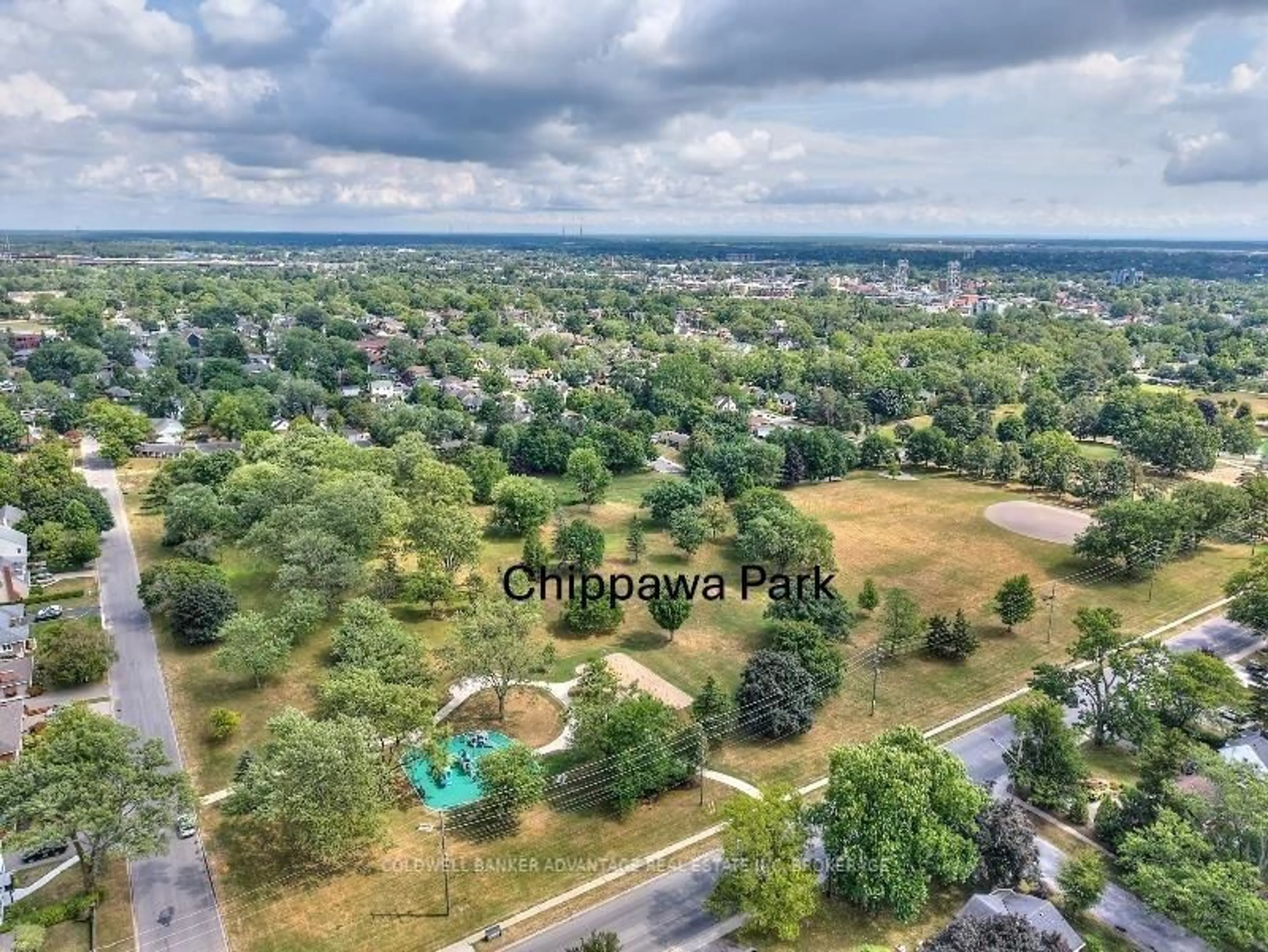A pic from outside/outdoor area/front of a property/back of a property/a pic from drone, unknown for 184 Price Ave, Welland Ontario L3C 3Y6