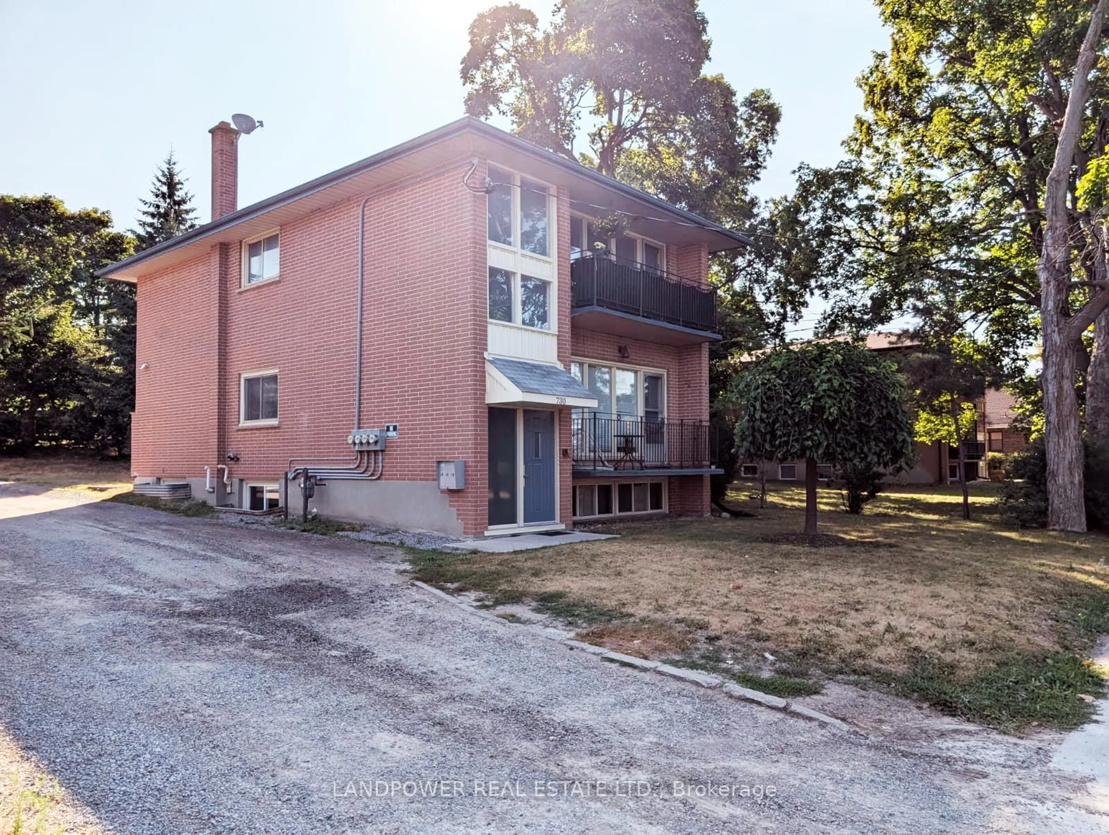 A pic from outside/outdoor area/front of a property/back of a property/a pic from drone, building for 730 Chemong Rd, Peterborough North Ontario K9H 5Y9