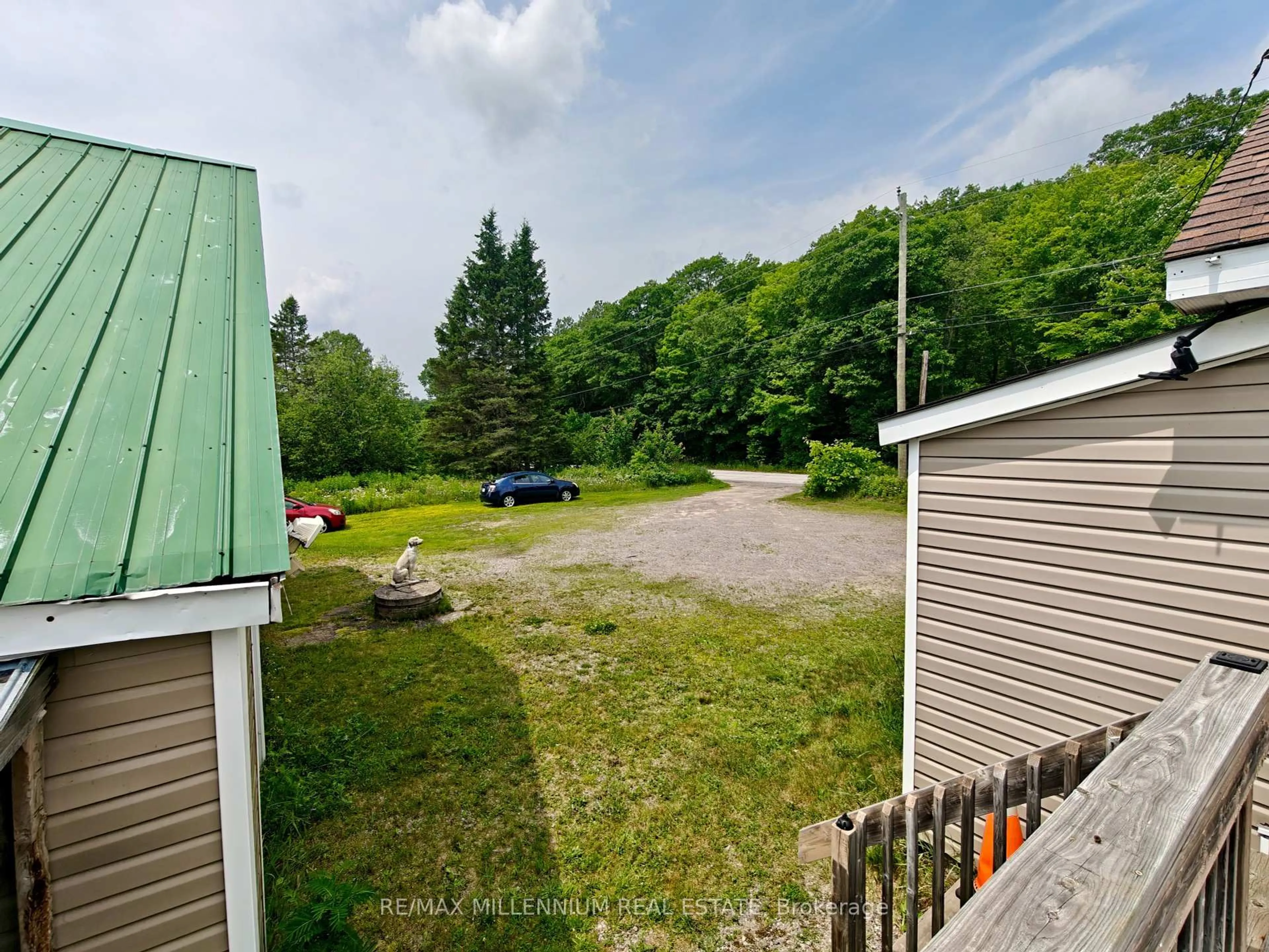 A pic from outside/outdoor area/front of a property/back of a property/a pic from drone, unknown for 1521 Four Mile Lake Rd, North Bay Ontario P1B 8G2