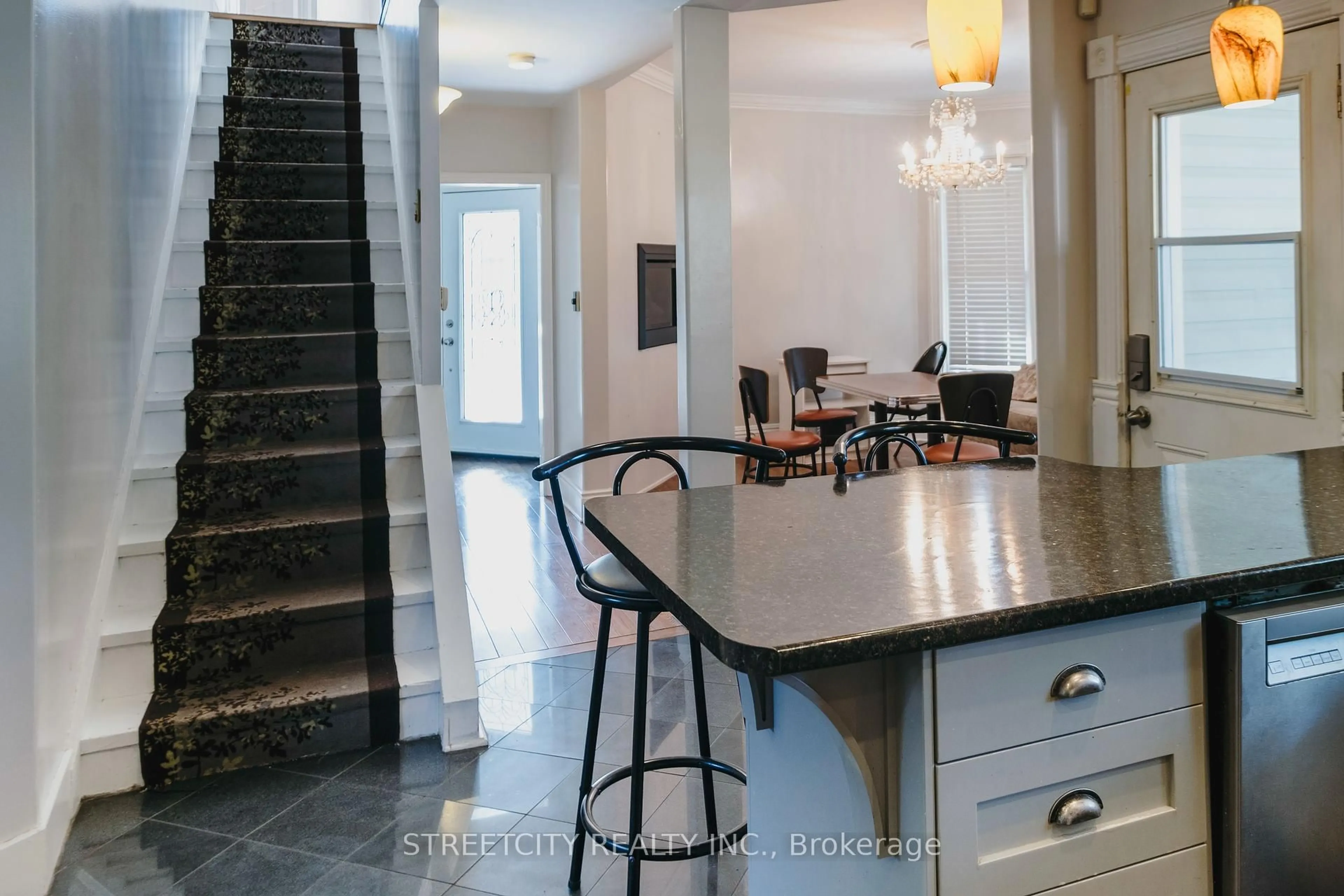 Unknown for 242 Emma St, Sarnia Ontario N7T 3A2