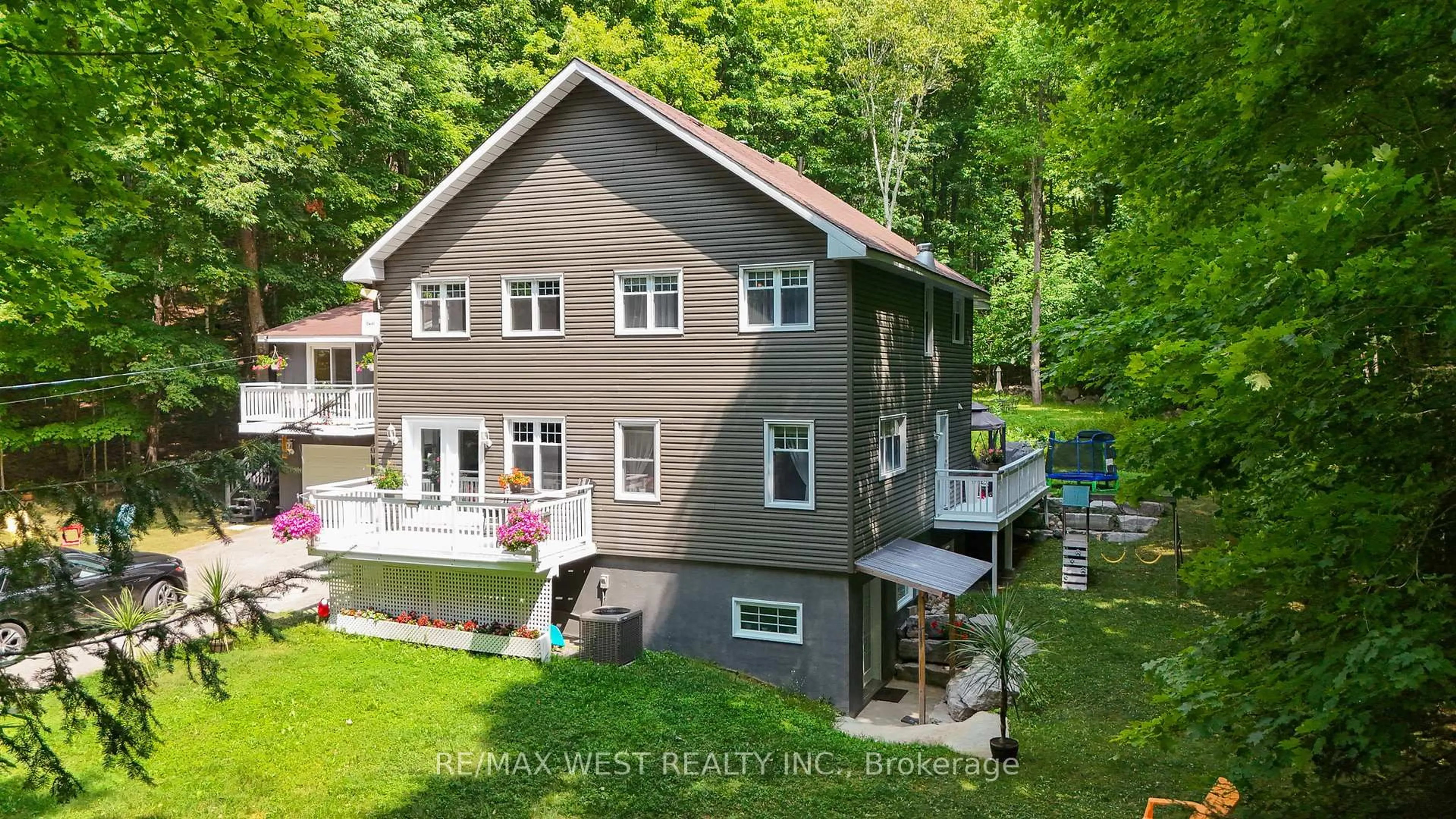 A pic from outside/outdoor area/front of a property/back of a property/a pic from drone, unknown for 1158 Lorne Lane, Dysart et al Ontario K0M 1S0