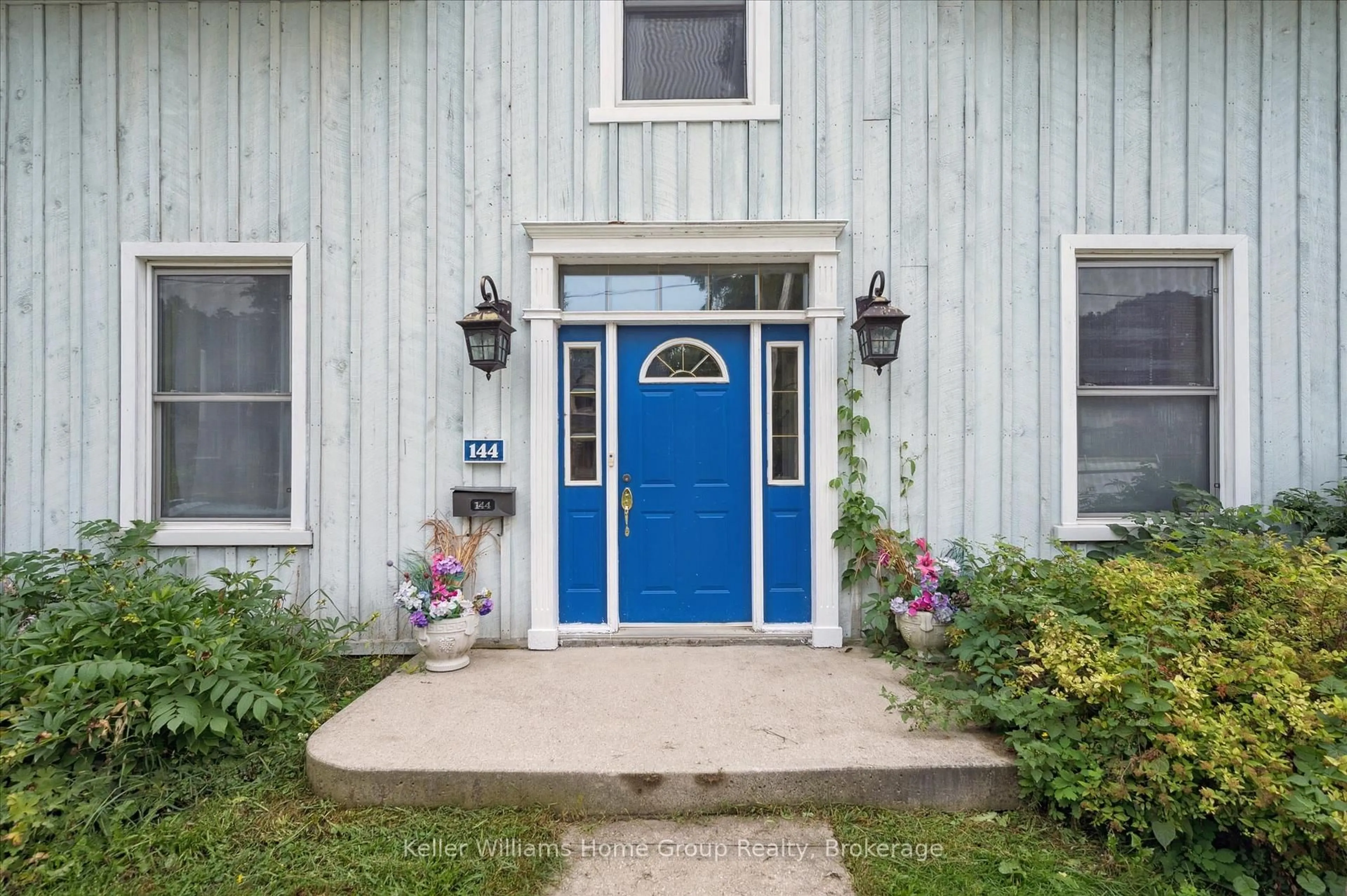 Indoor entryway for 144 Hill St, Centre Wellington Ontario N1M 1G9