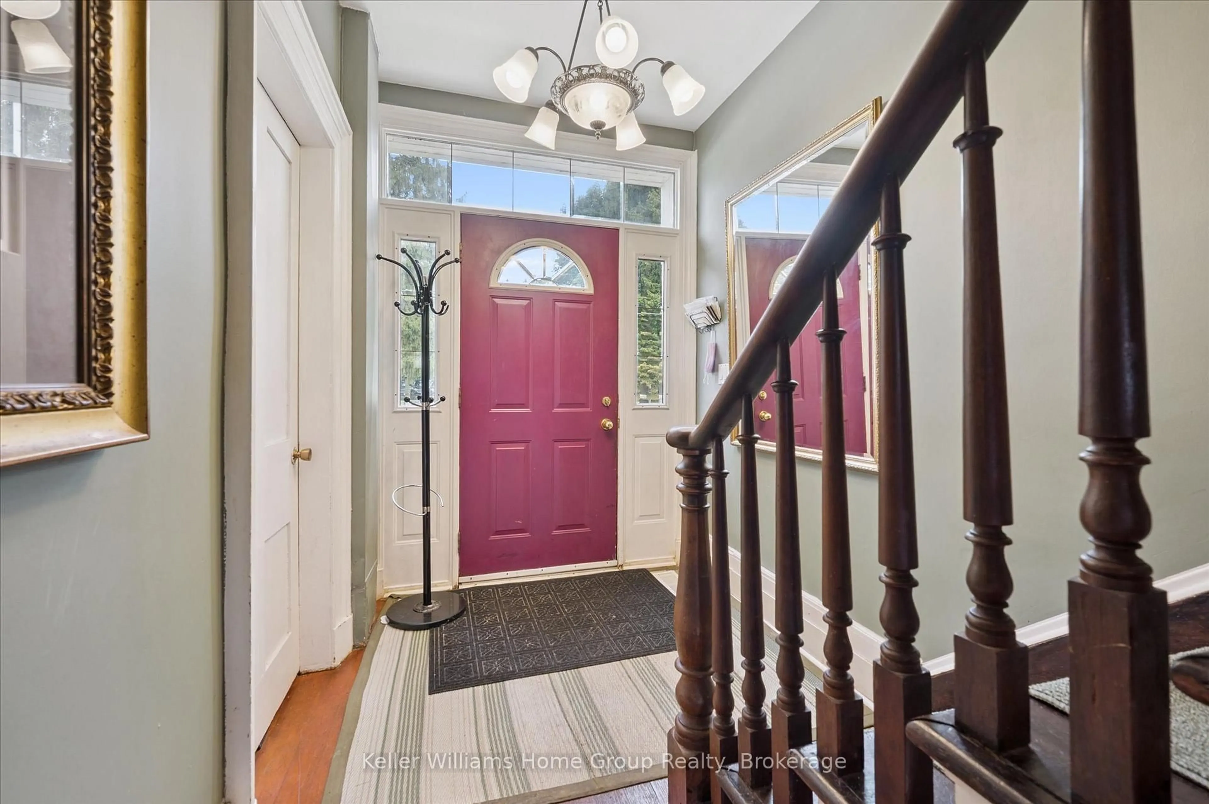 Indoor entryway for 144 Hill St, Centre Wellington Ontario N1M 1G9