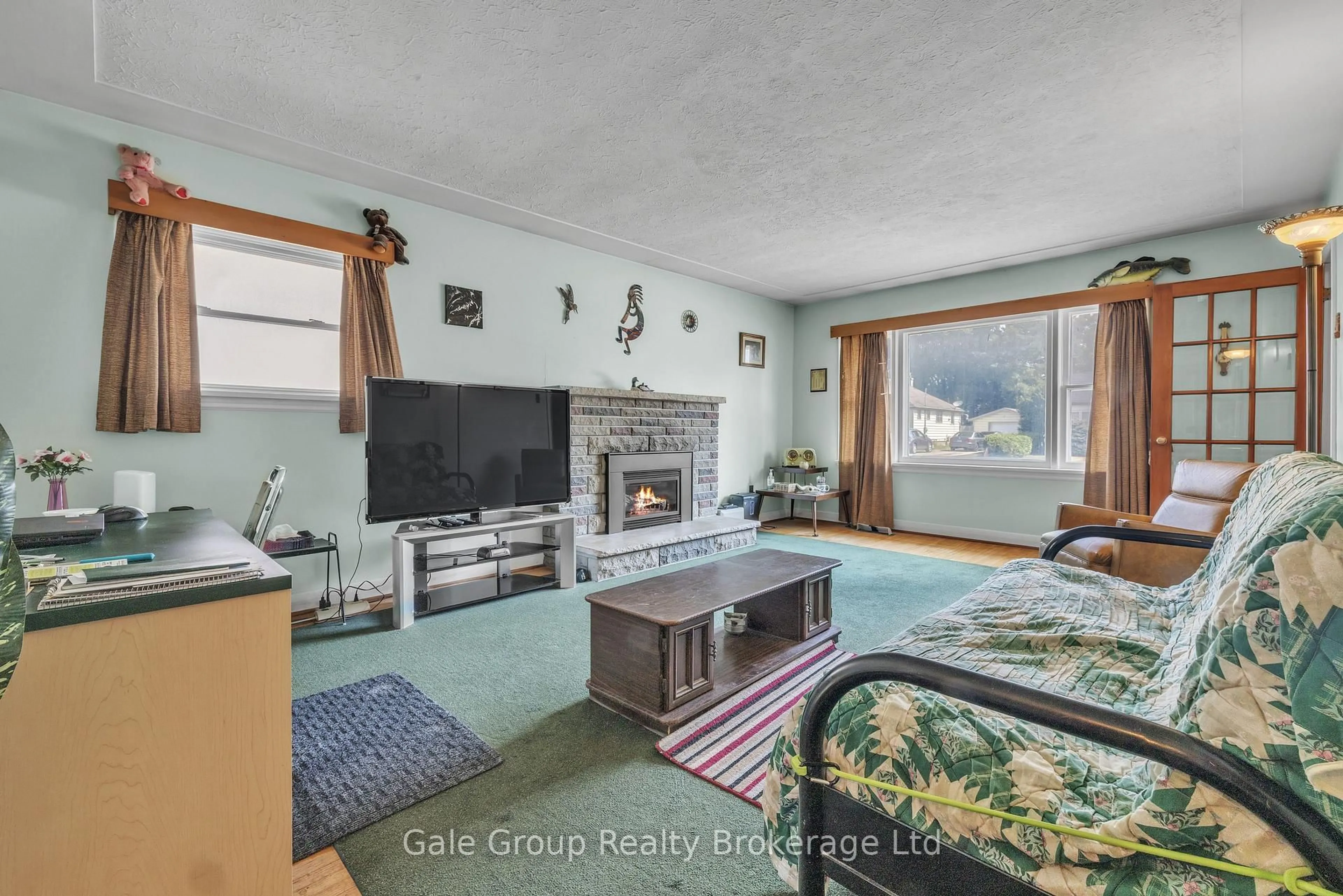 Living room with furniture, unknown for 243 Highbury Ave, London East Ontario N5Z 2W8