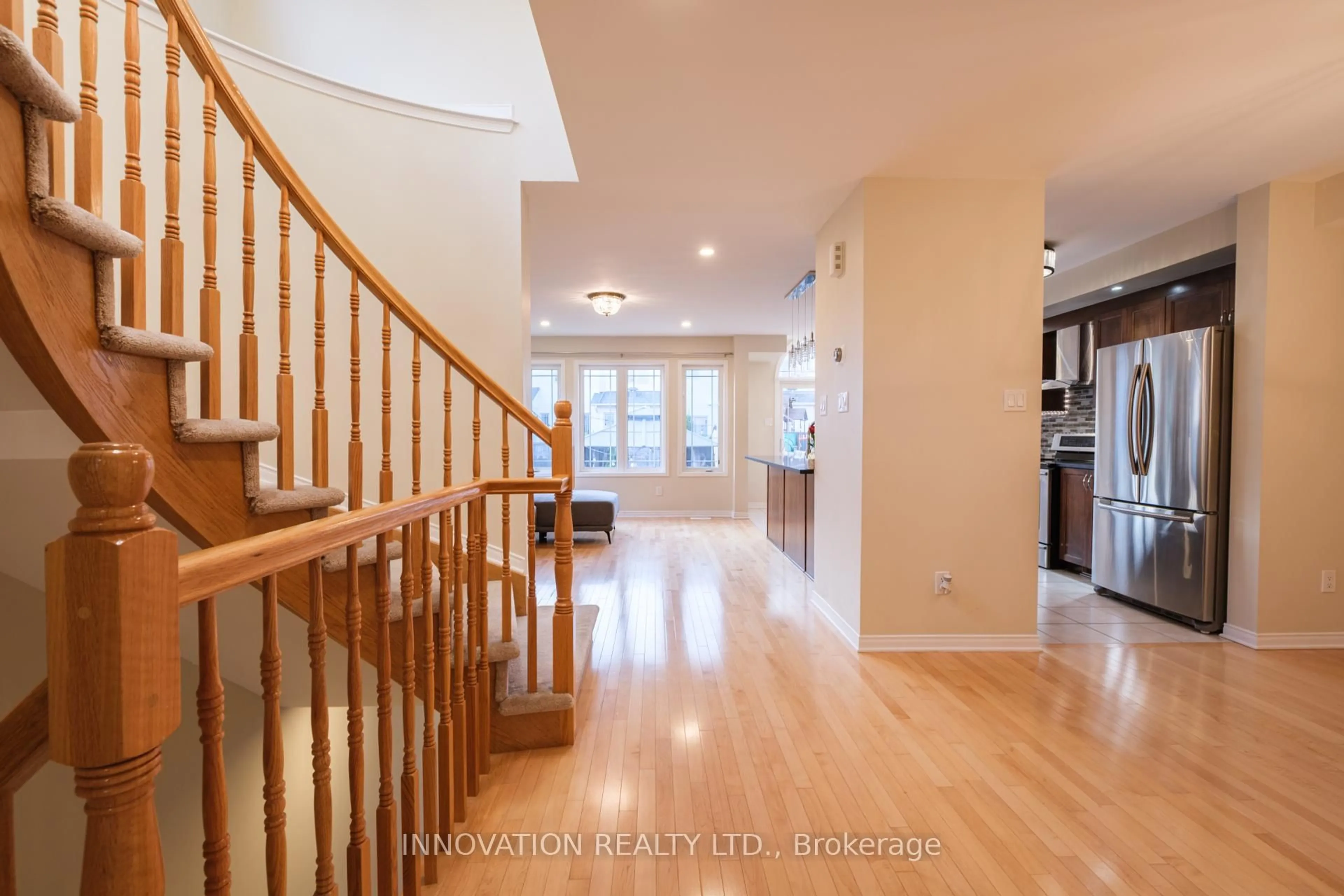 Indoor entryway for 1609 Westhall Way, Ottawa Ontario K2M 0G8