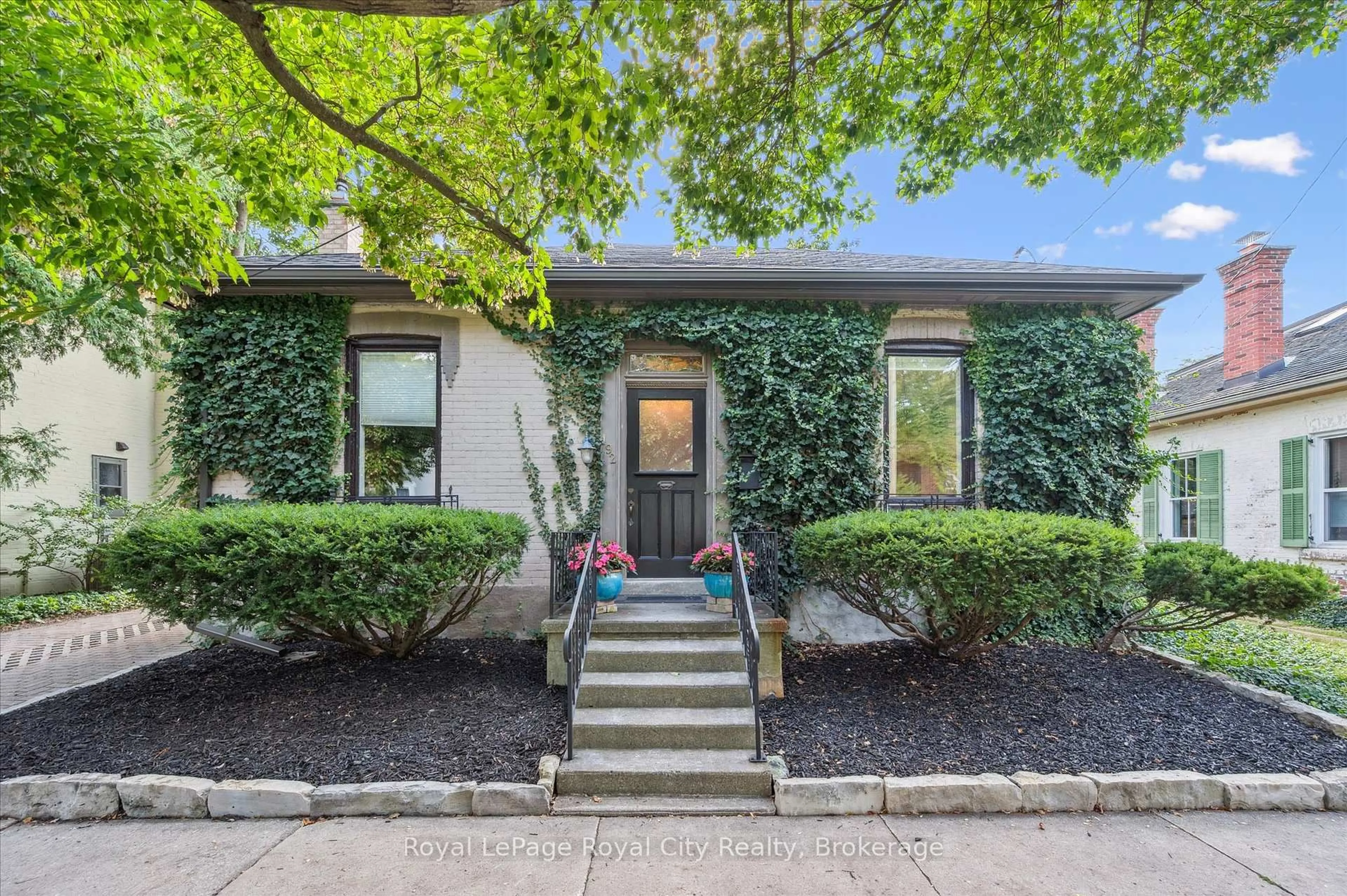 Unknown for 192 Glasgow St, Guelph Ontario N1H 4X2