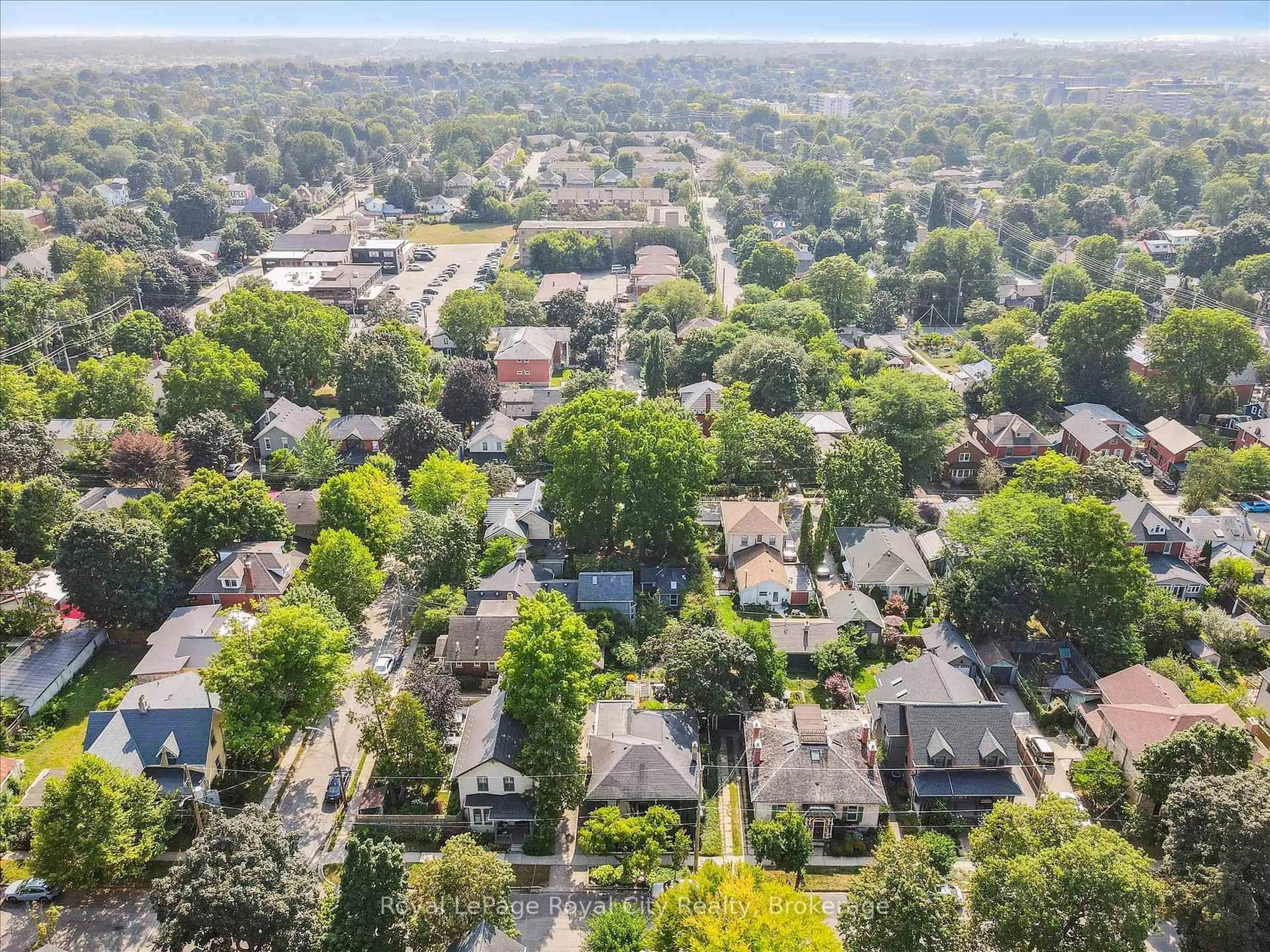 A pic from outside/outdoor area/front of a property/back of a property/a pic from drone, street for 192 Glasgow St, Guelph Ontario N1H 4X2
