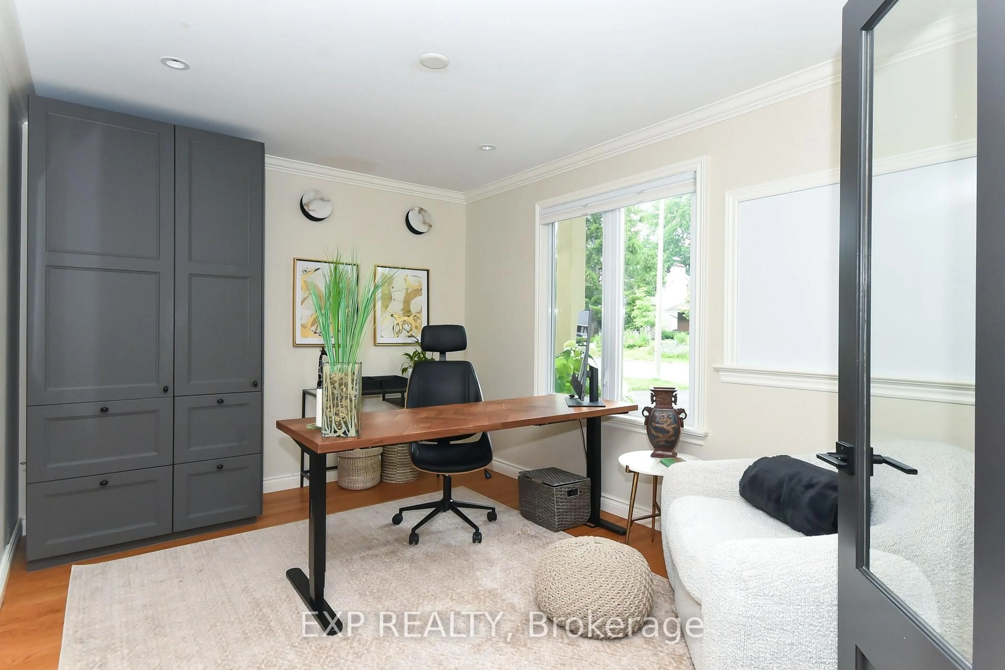 A pic of a room for 1866 Beattie Ave, Ottawa Ontario K1H 5R8