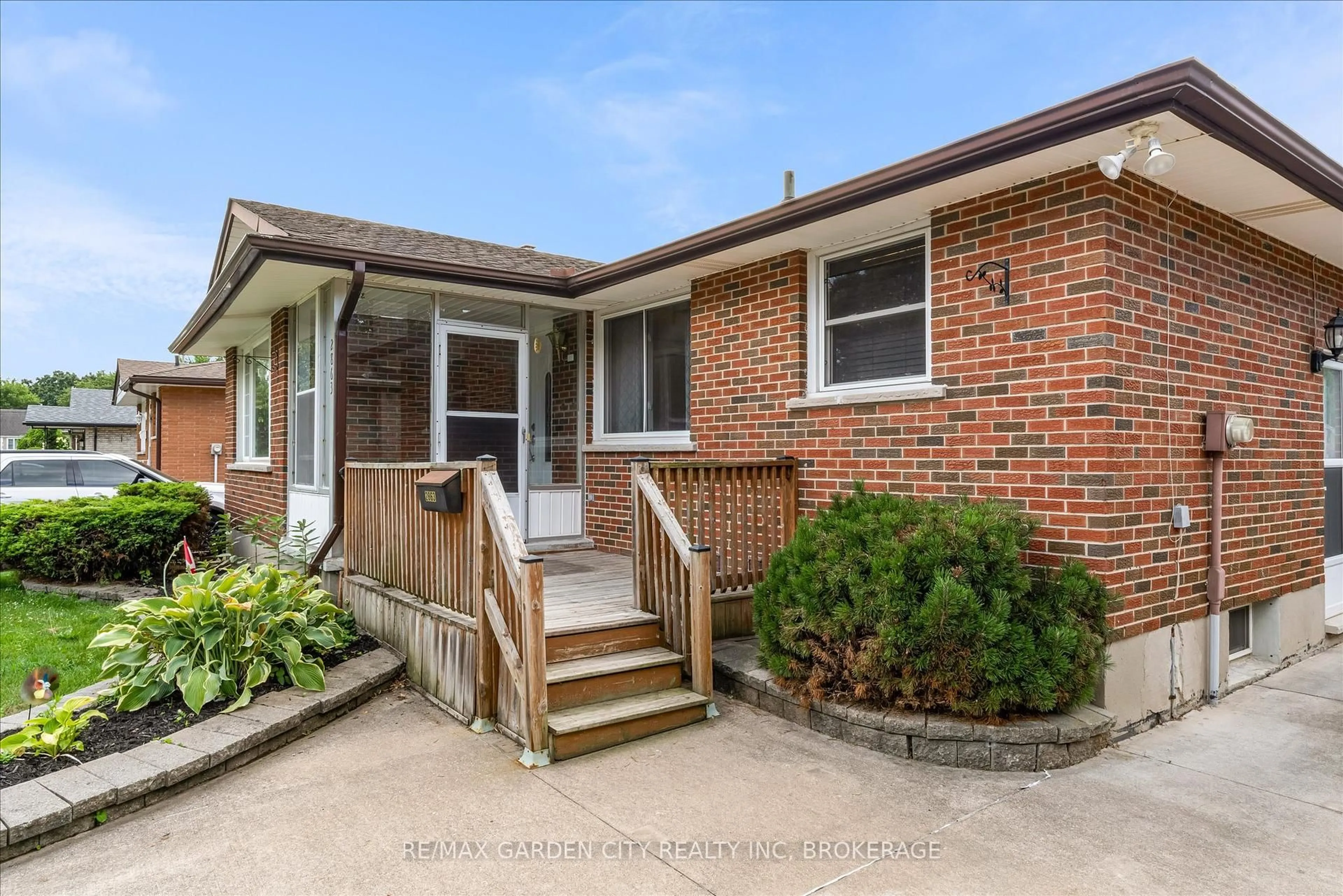 Home with brick exterior material, street for 2863 Gail Ave, Niagara Falls Ontario L2J 2E1