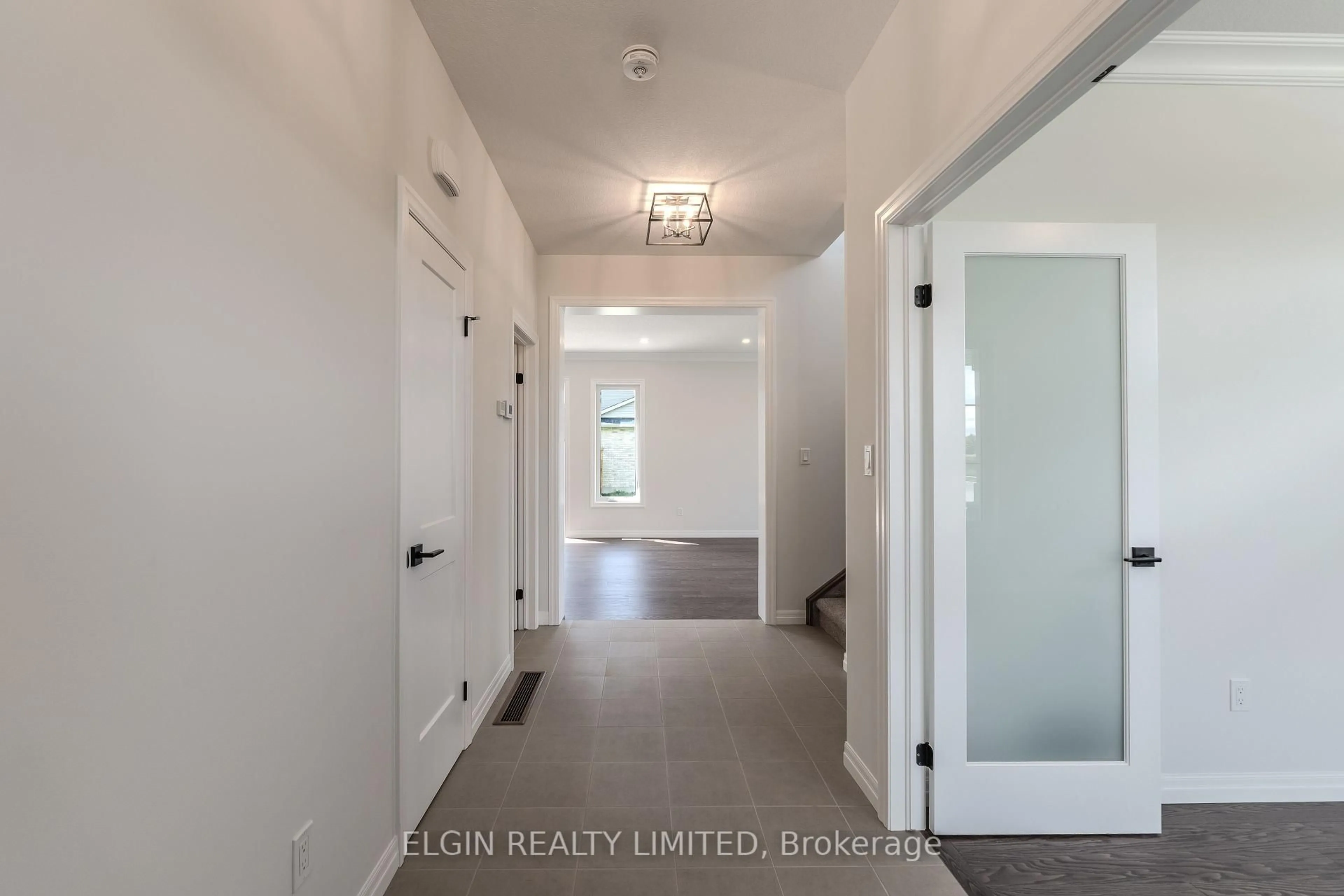 Indoor entryway for 12 Braun Ave, Tillsonburg Ontario N4G 0K5