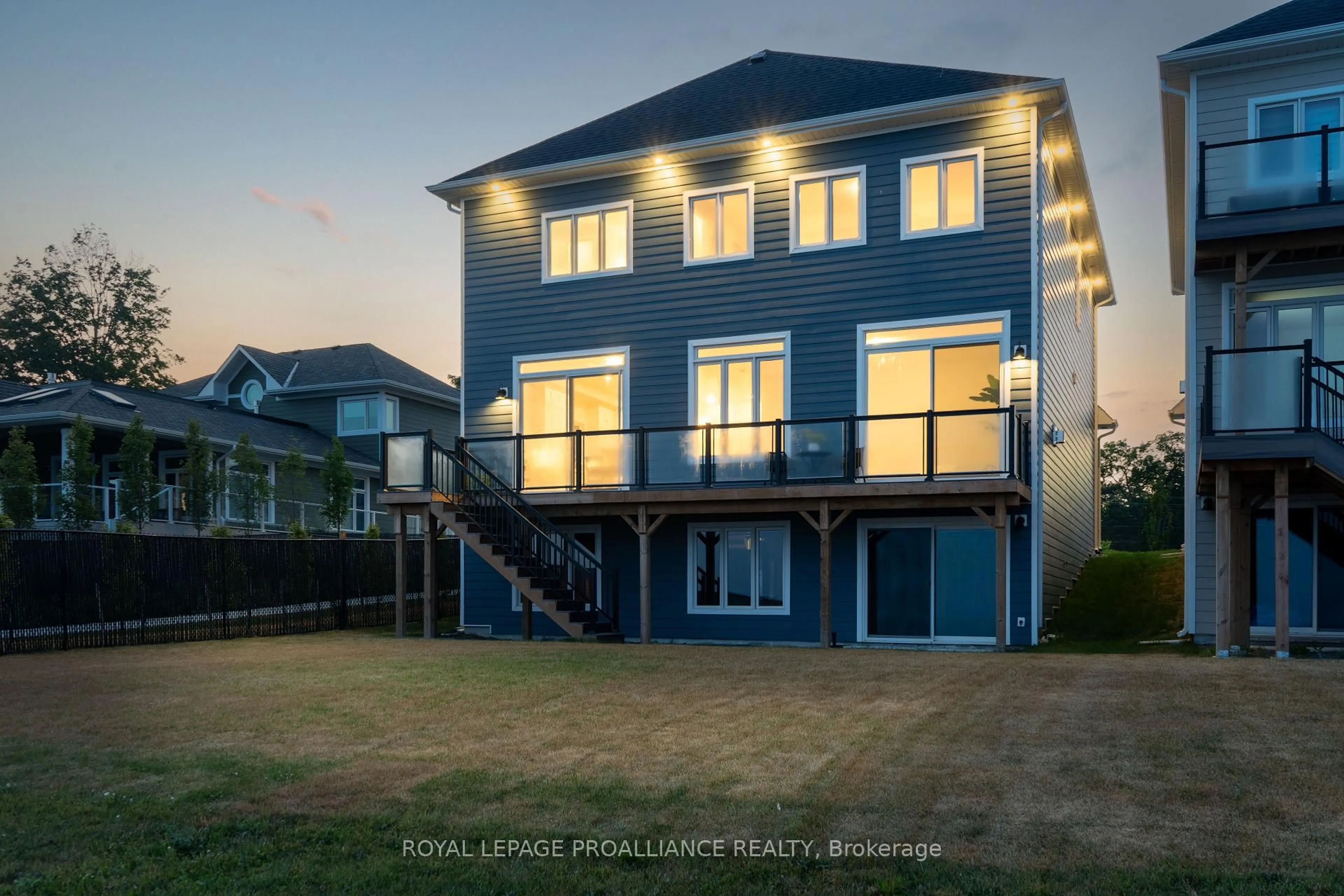 Home with vinyl exterior material, water/lake/river/ocean view for 19 Twelve Trees Crt, Prince Edward County Ontario K0K 3L0