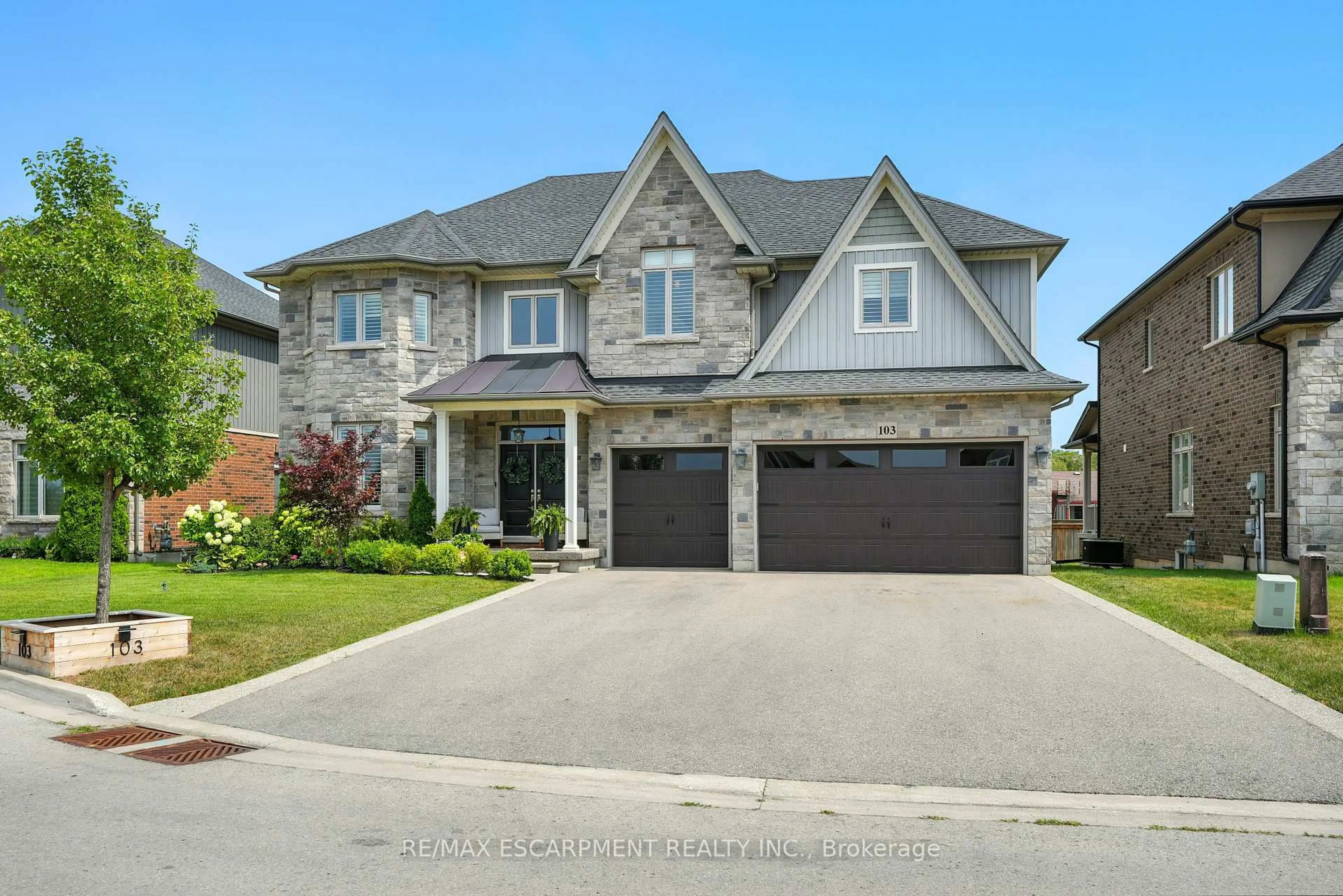 Home with brick exterior material, street for 103 Lampman Dr, Grimsby Ontario L3M 0E7