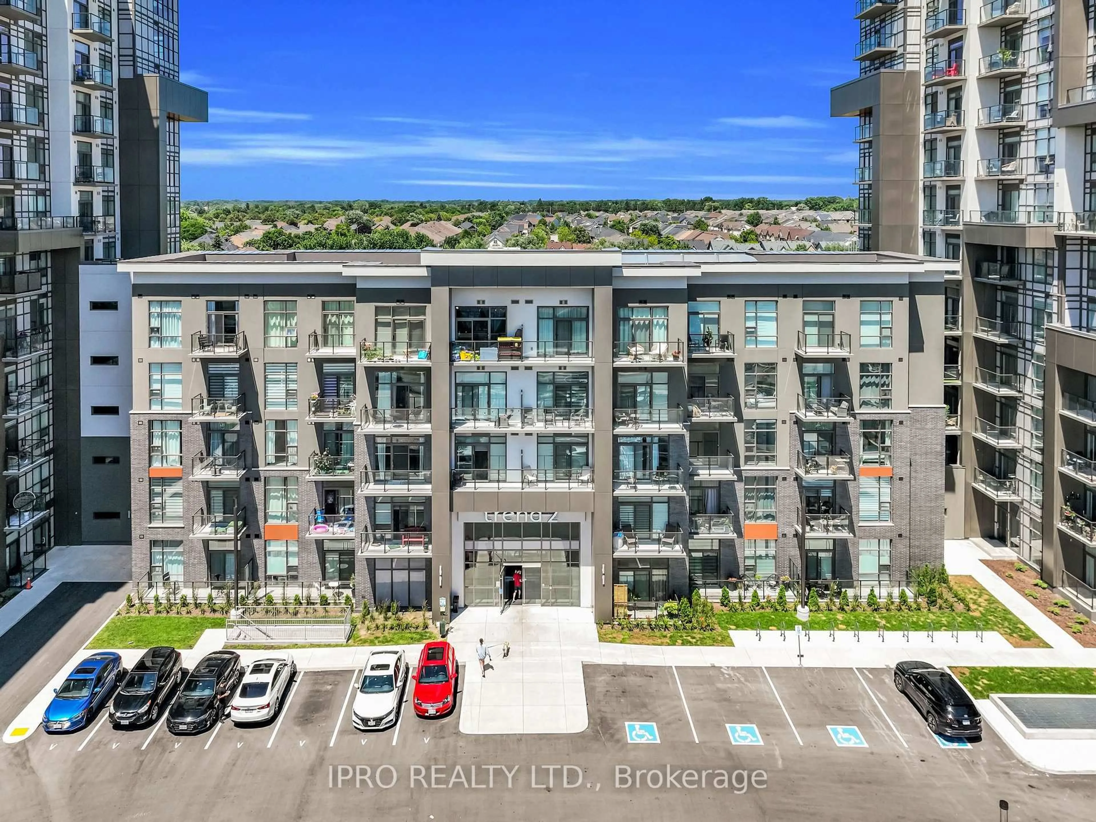 A pic from outside/outdoor area/front of a property/back of a property/a pic from drone, city buildings view from balcony for 460 DUNDAS St #402, Hamilton Ontario L8B 2A5