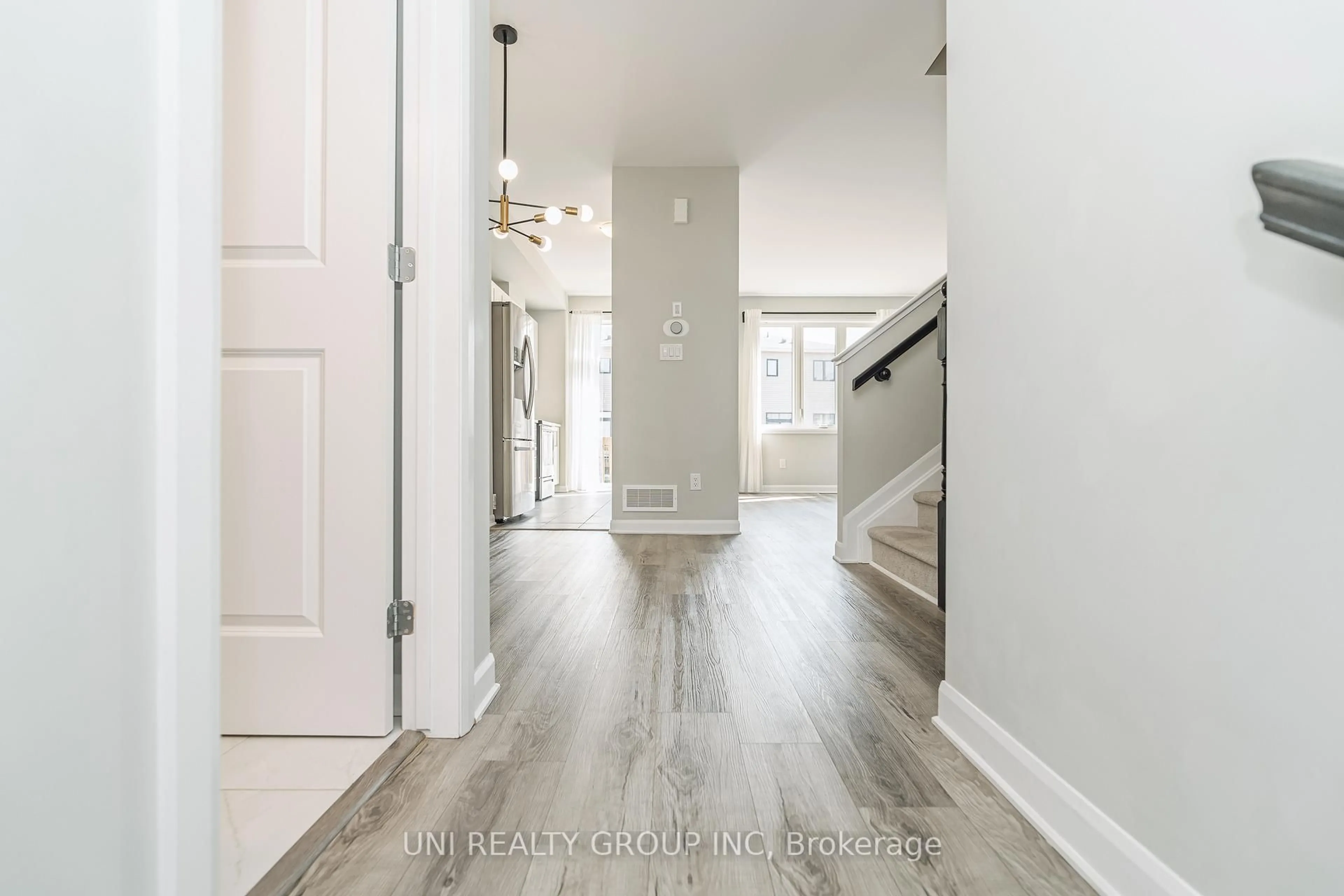 Indoor entryway for 741 Cashmere Terr, Ottawa Ontario K2J 6Z6