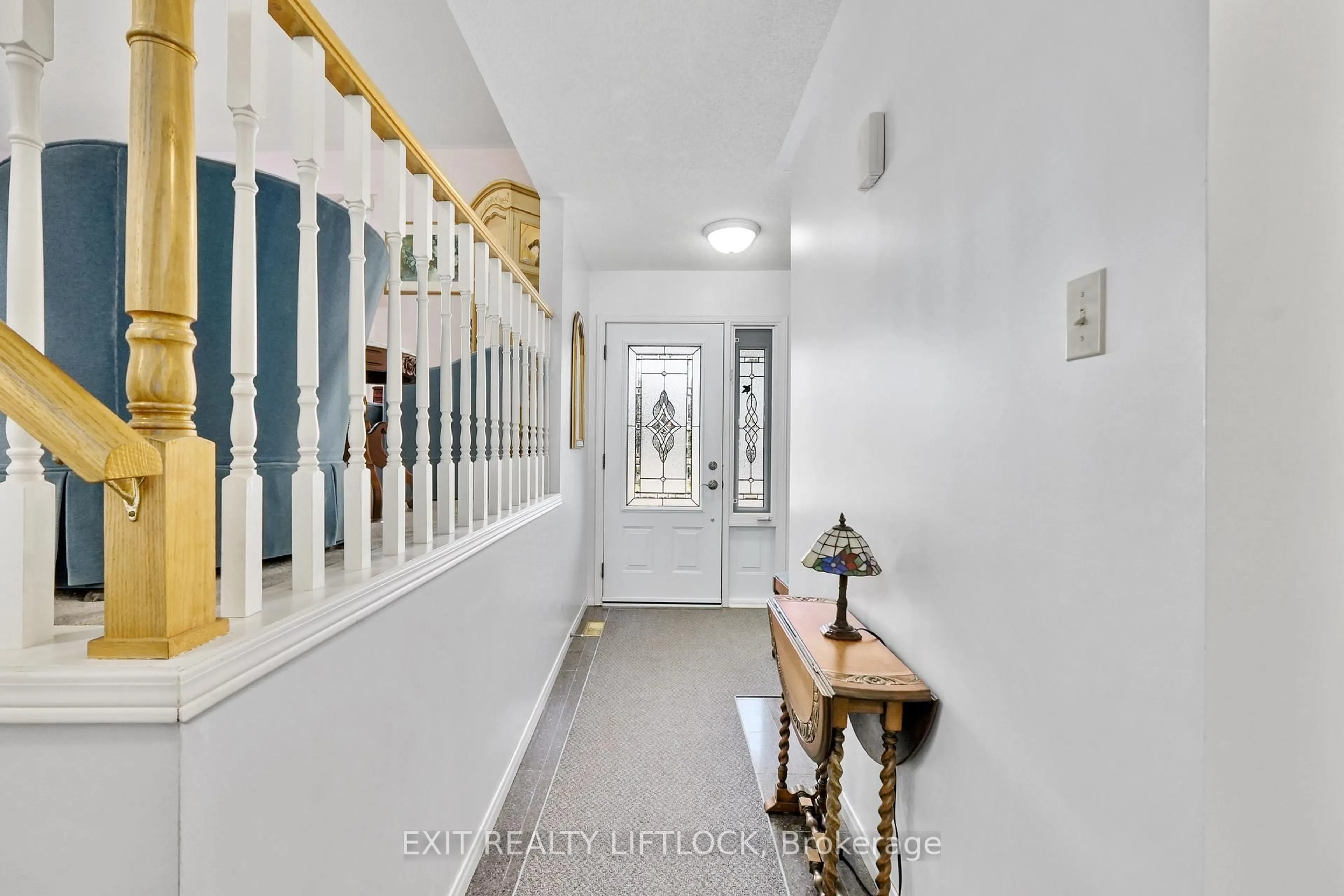Indoor entryway for 12 Victoria Ave, Smith-Ennismore-Lakefield Ontario K0L 2H0