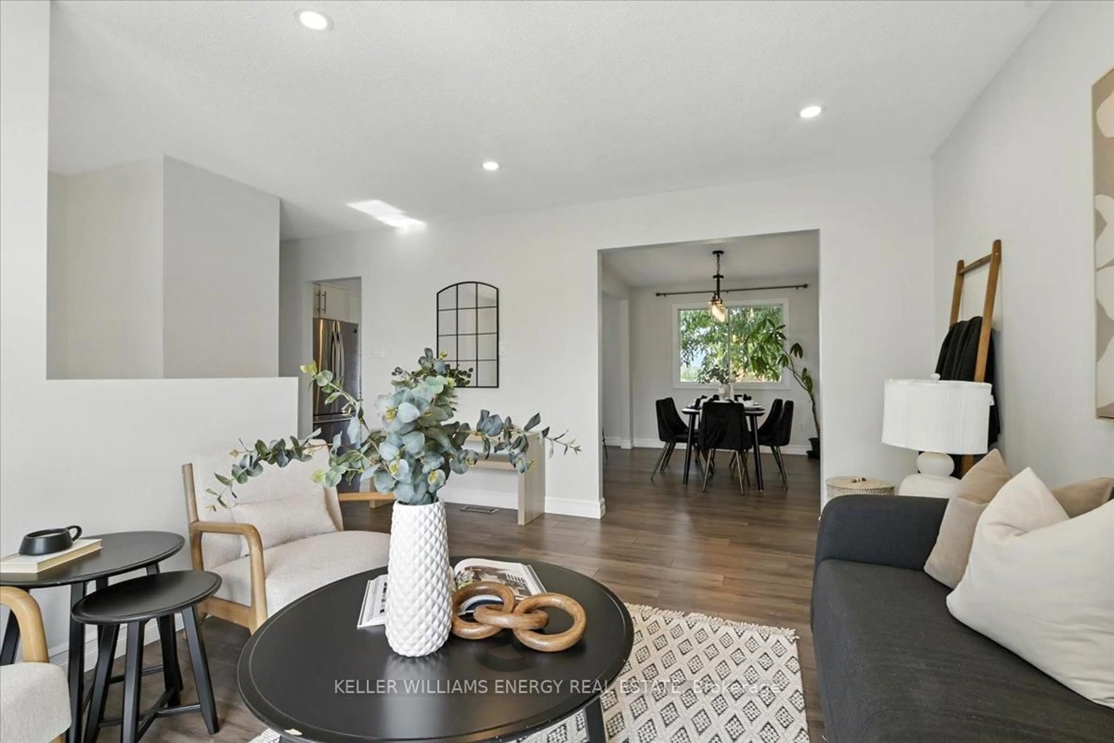 Living room with furniture, unknown for 2584 Marsdale Dr, Peterborough East Ontario K9L 1R4