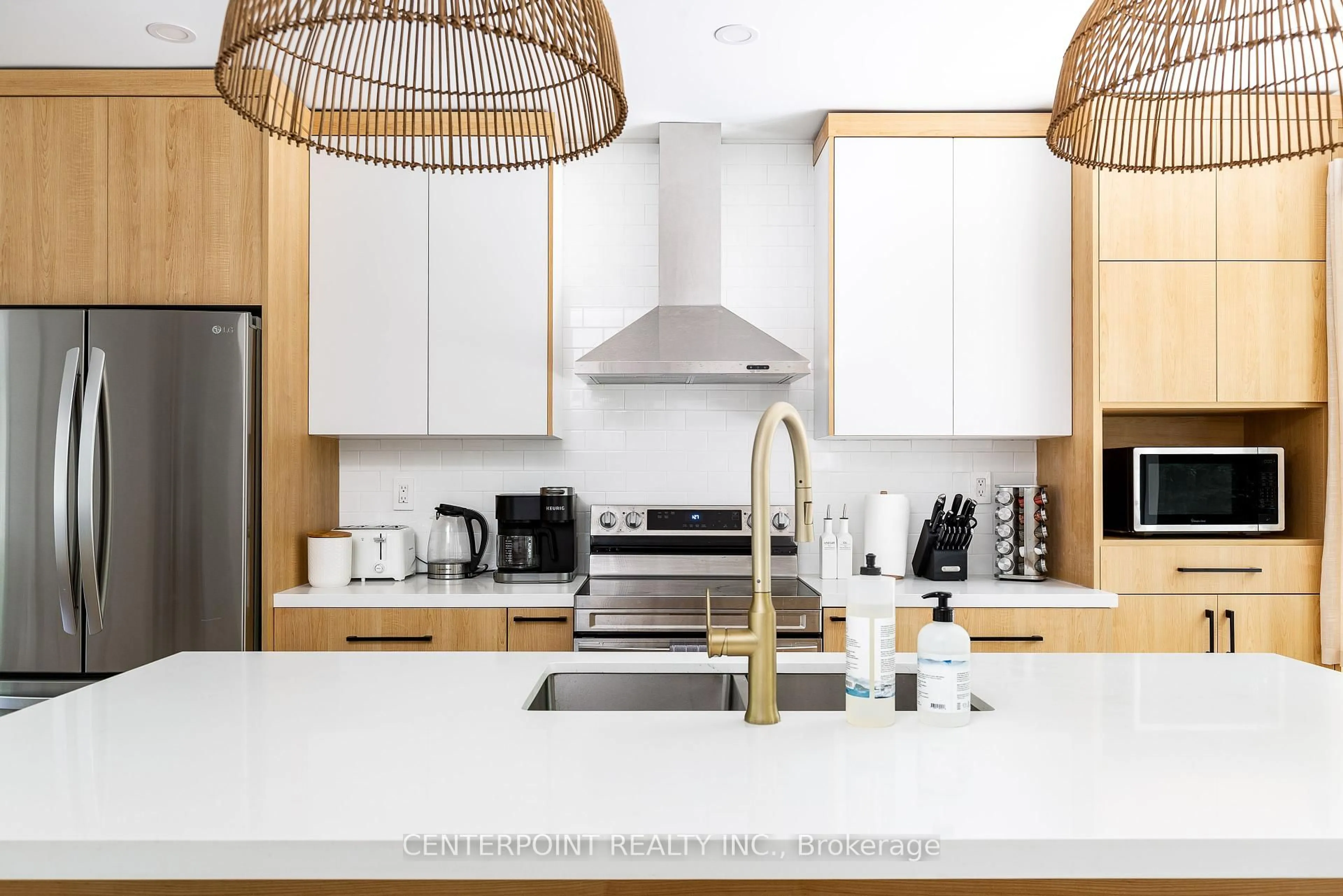 Contemporary kitchen, unknown for 214 Balsam Chutes Rd, Huntsville Ontario P0B 1M0