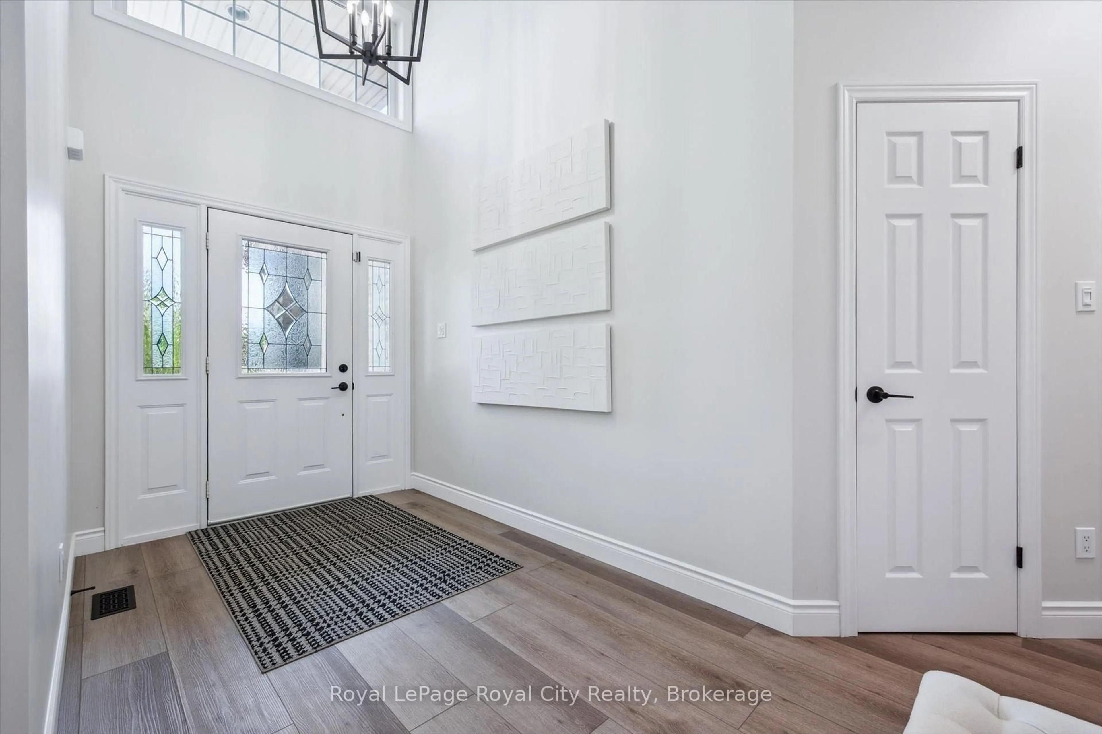 Indoor entryway for 16 Elderberry Crt, Guelph Ontario N1L 1K3