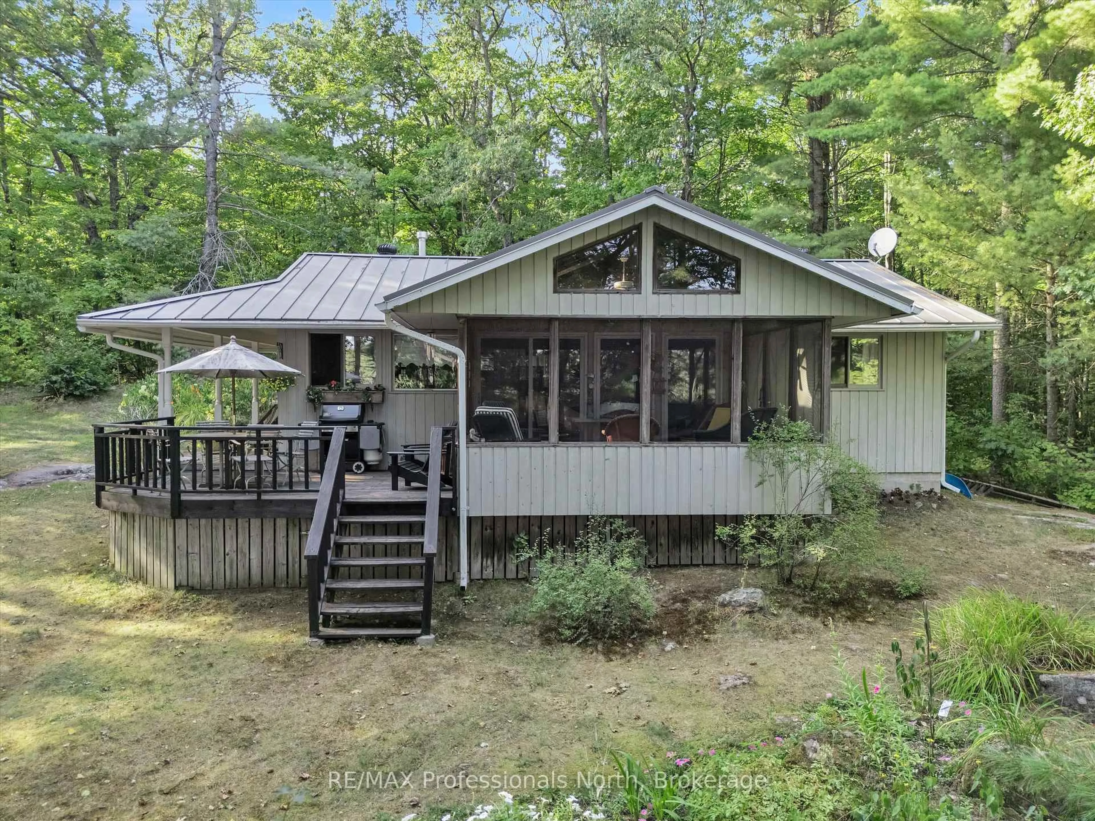 Shed for 1401 Rocksborough Road Pvt 2, Bracebridge Ontario P1L 1X3