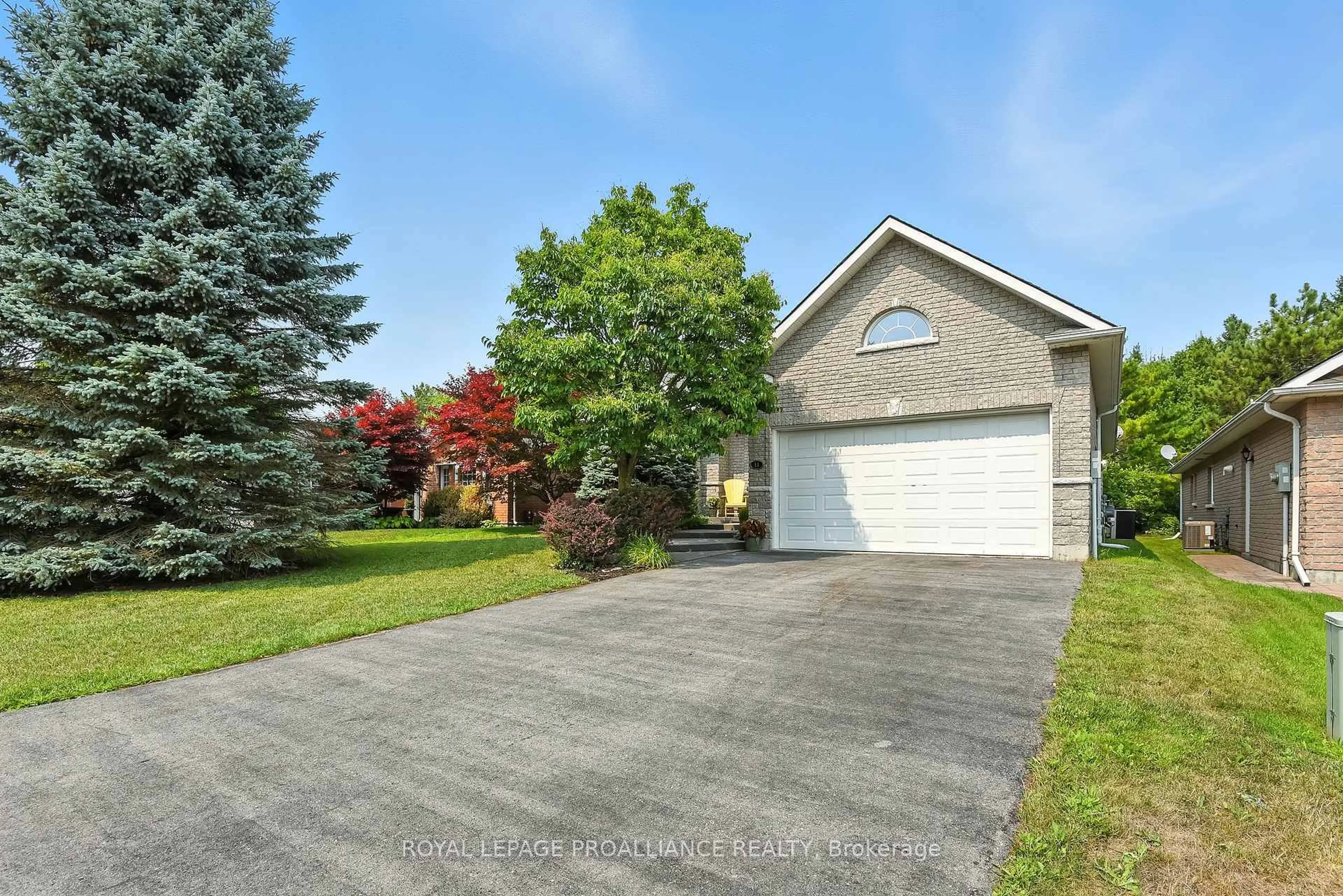 A pic from outside/outdoor area/front of a property/back of a property/a pic from drone, street for 11 Mill Pond Crt, Brighton Ontario K0K 1H0