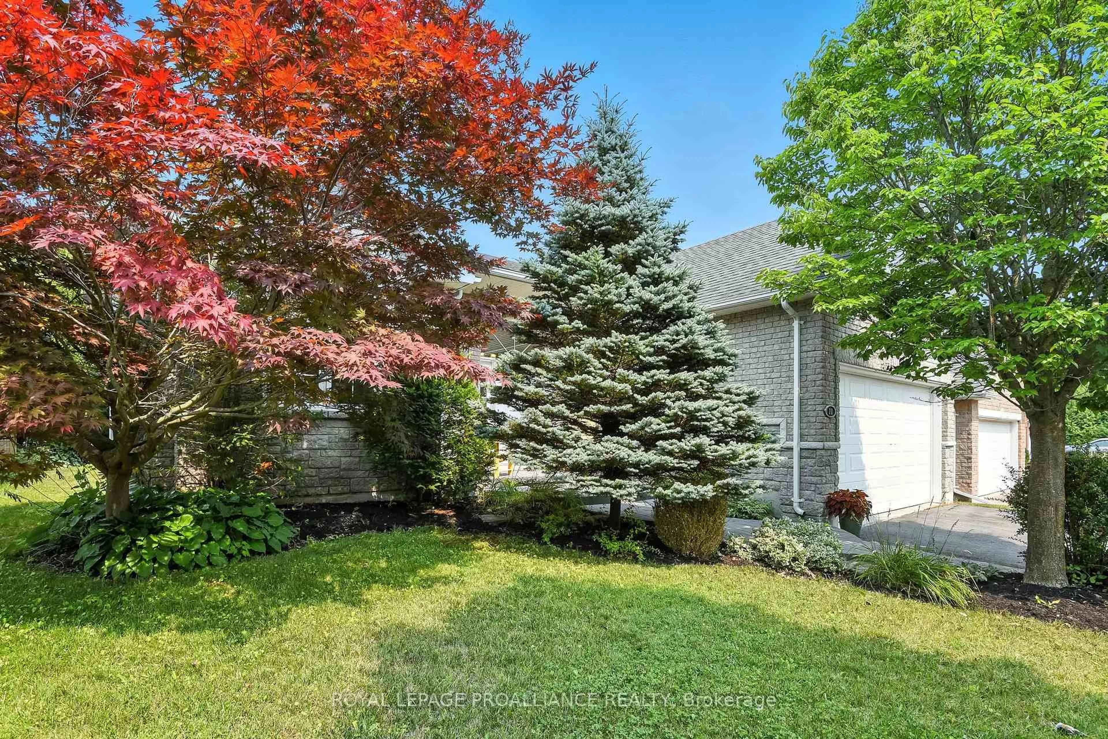 A pic from outside/outdoor area/front of a property/back of a property/a pic from drone, street for 11 Mill Pond Crt, Brighton Ontario K0K 1H0