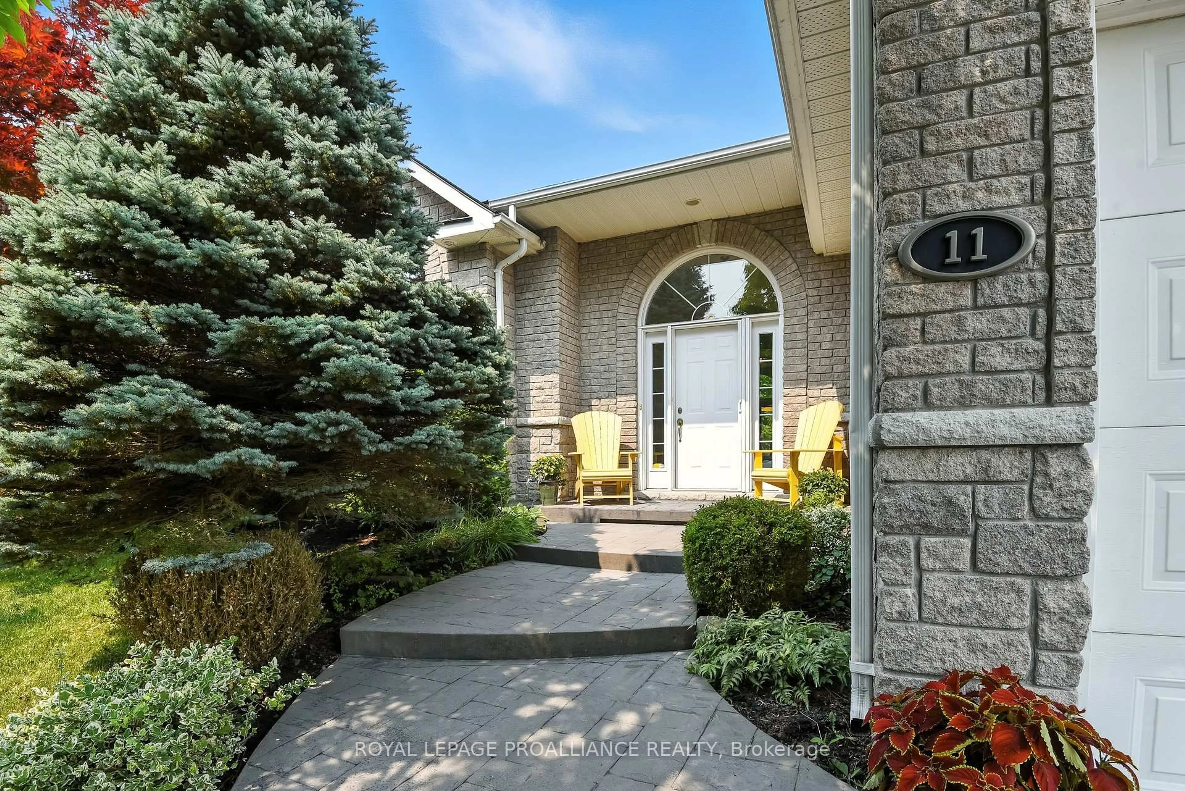Indoor entryway for 11 Mill Pond Crt, Brighton Ontario K0K 1H0