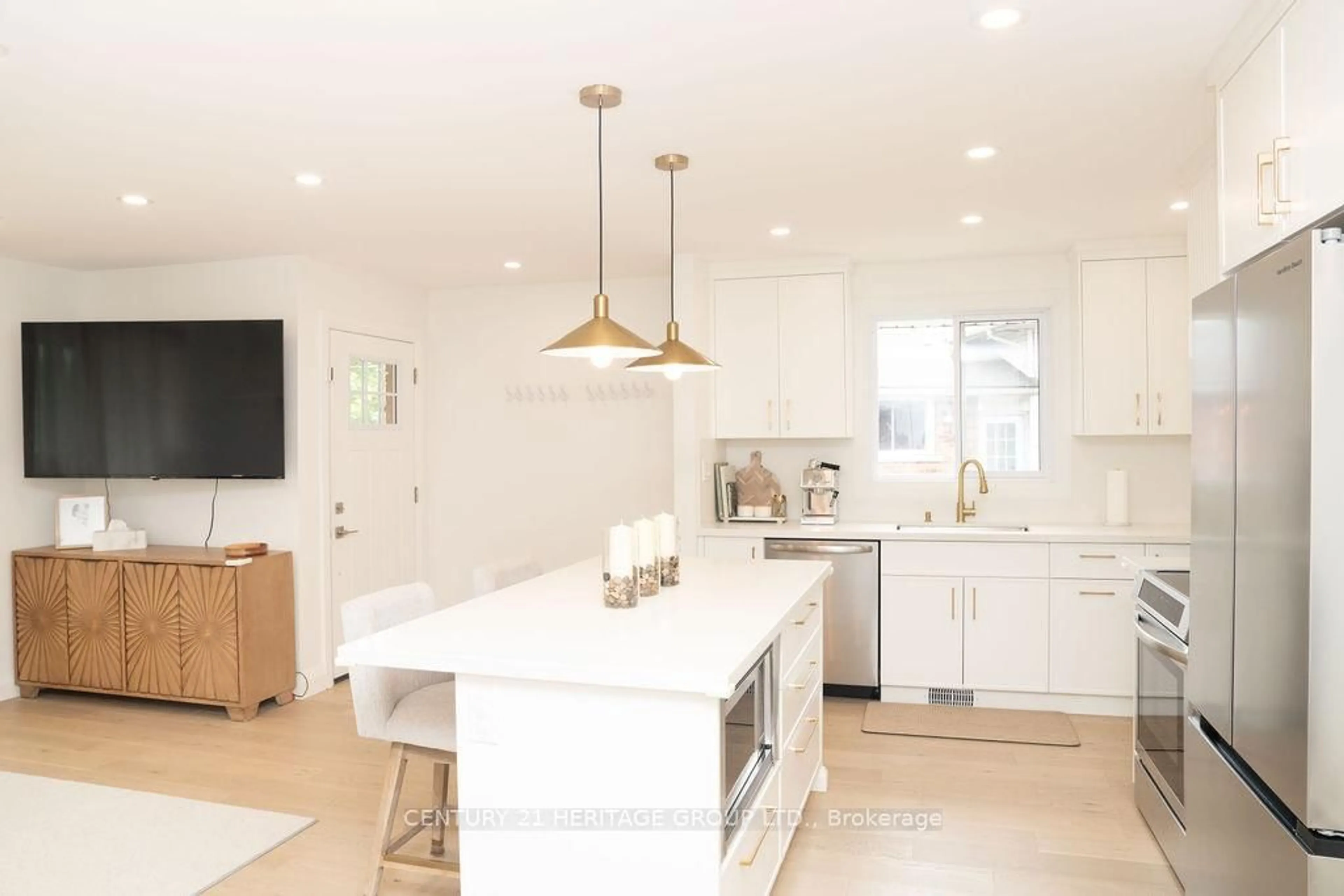 Open concept kitchen, unknown for 72 Ted St, St. Catharines Ontario L2N 1E5