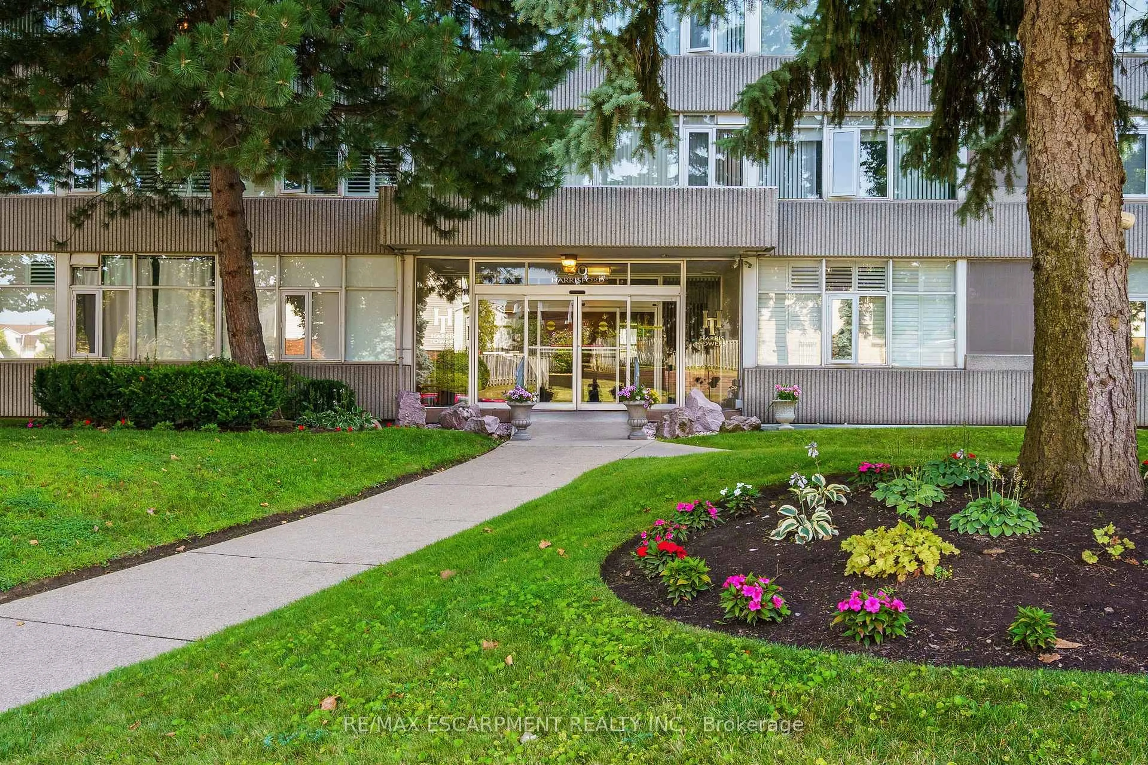 Unknown for 30 Harrisford St #908, Hamilton Ontario L8K 6N1