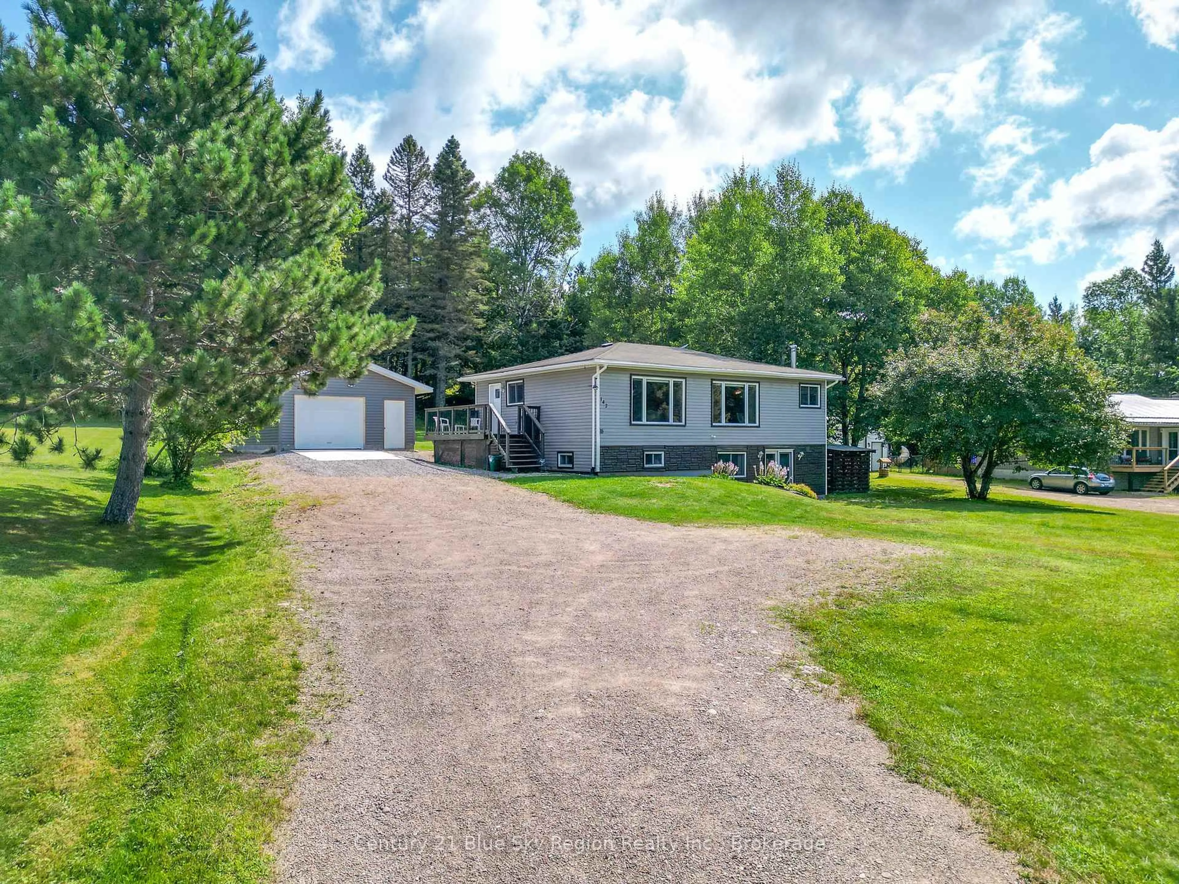 A pic from outside/outdoor area/front of a property/back of a property/a pic from drone, unknown for 142 Gagnon St, Bonfield Ontario P0H 1E0