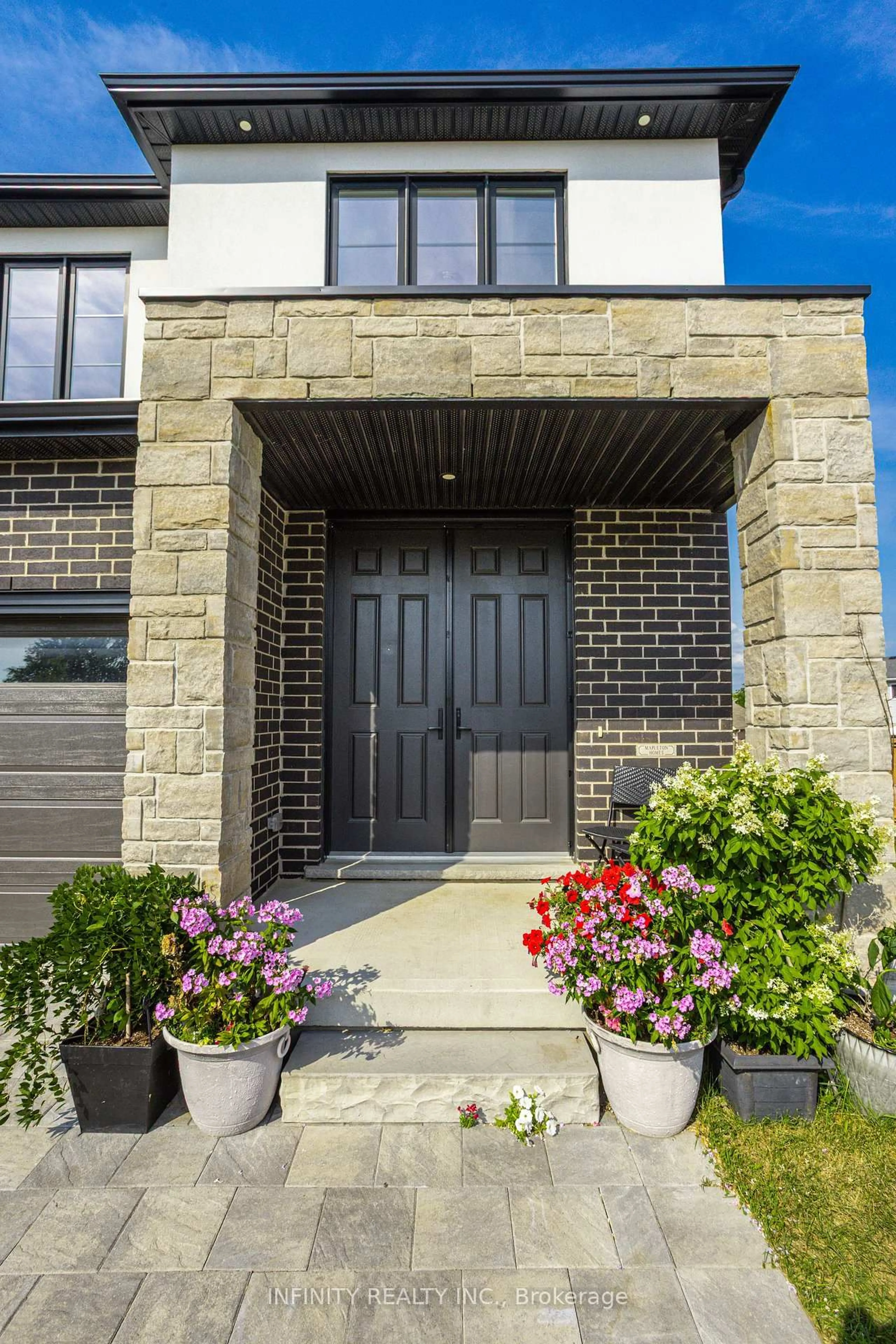 Home with brick exterior material, street for 25 Welch Crt, St. Thomas Ontario N5R 0M1