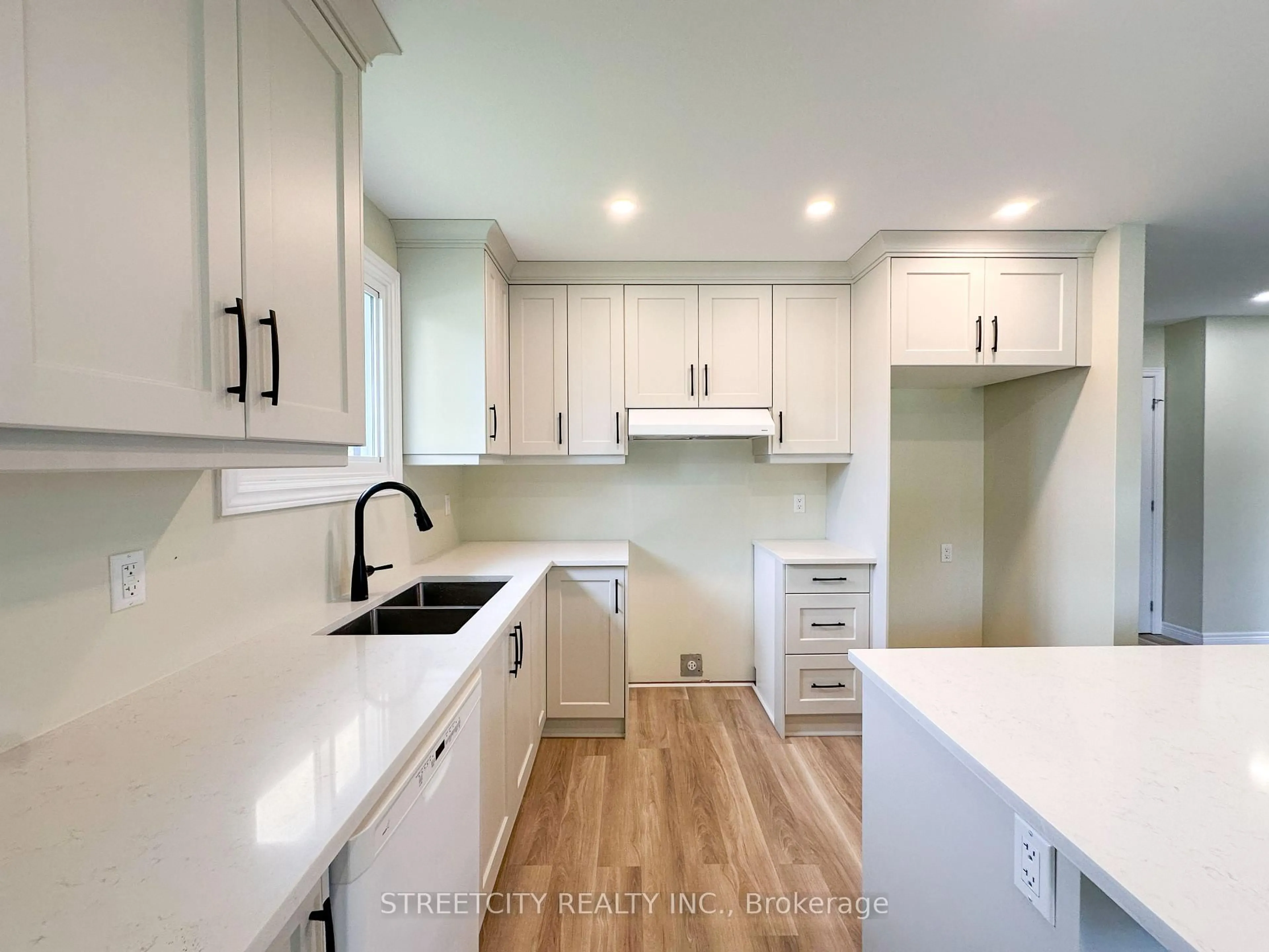 Open concept kitchen, unknown for 1578 Councillors St, St. Clair Ontario N0N 1H0