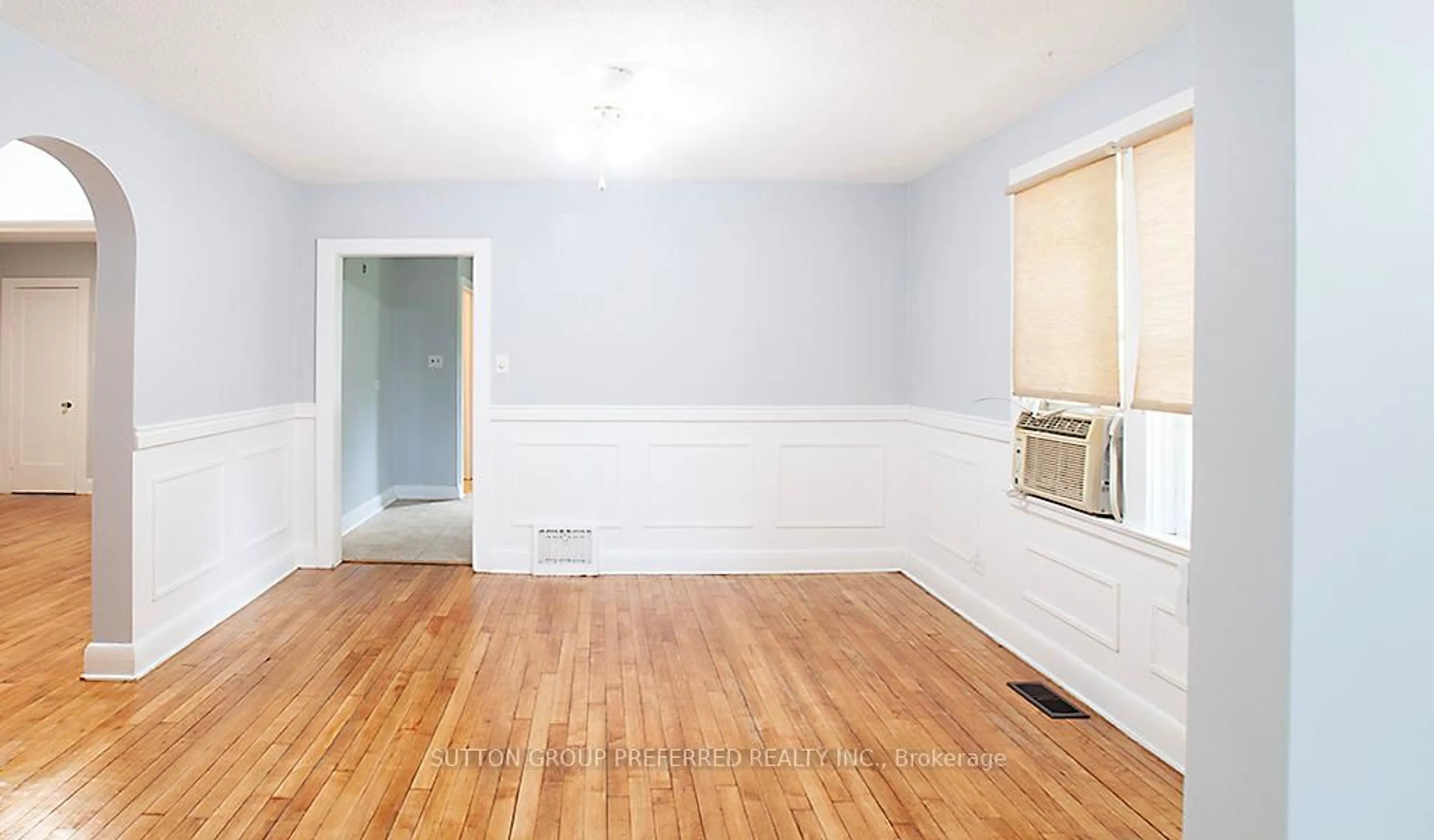 A pic of a room for 415 Springbank Dr, London South Ontario N6J 1G7
